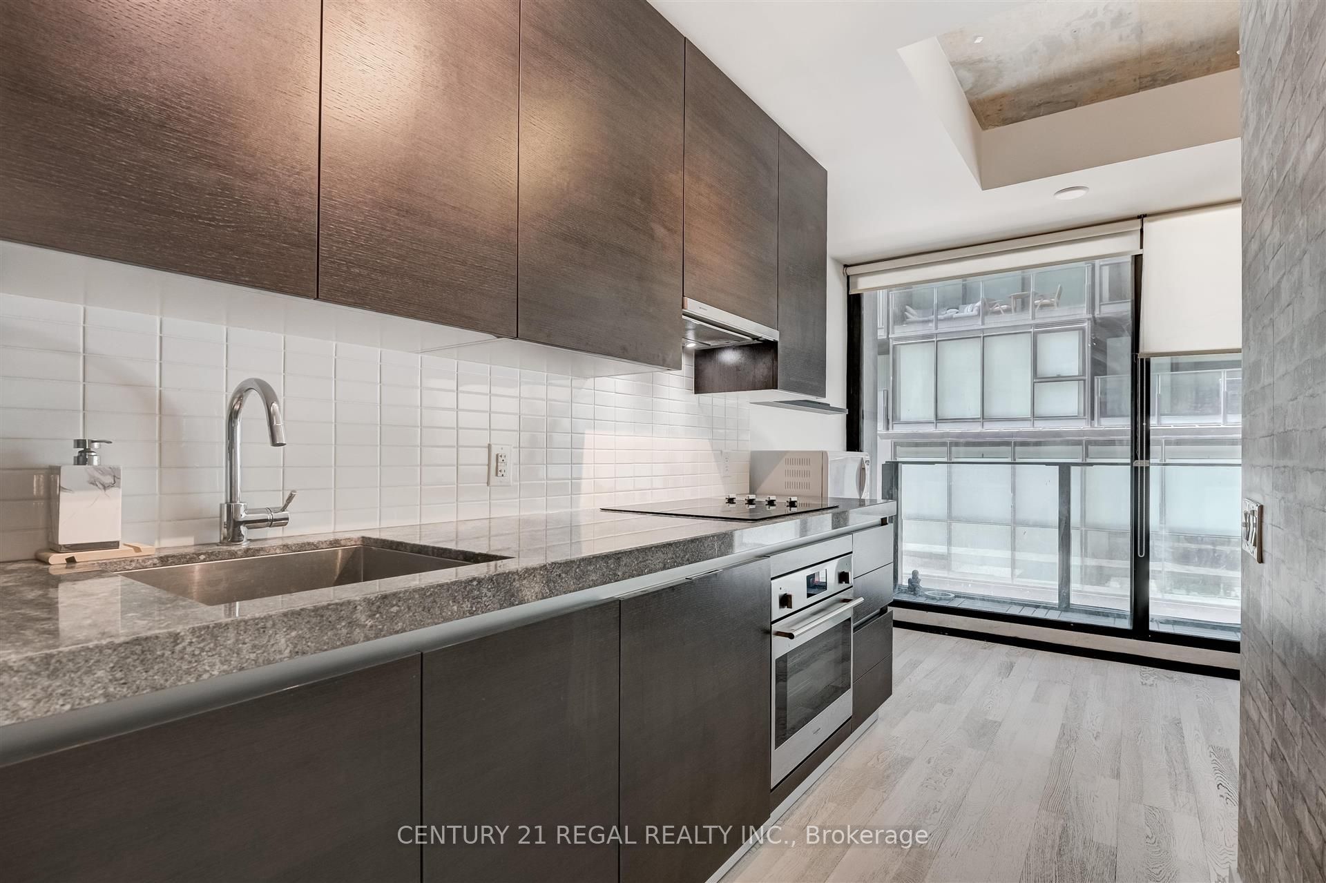 38 Stewart Street 308, Toronto, ON M5V 0H1 photo 2