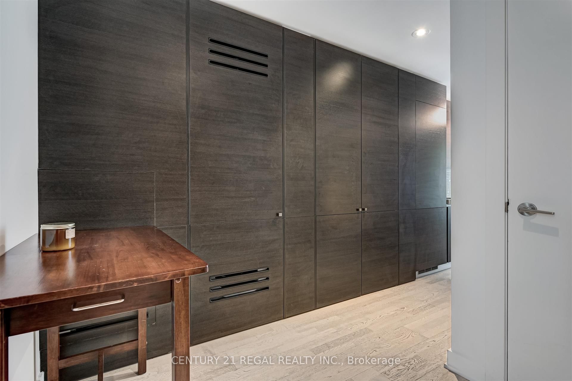 38 Stewart Street 308, Toronto, ON M5V 0H1 photo 4