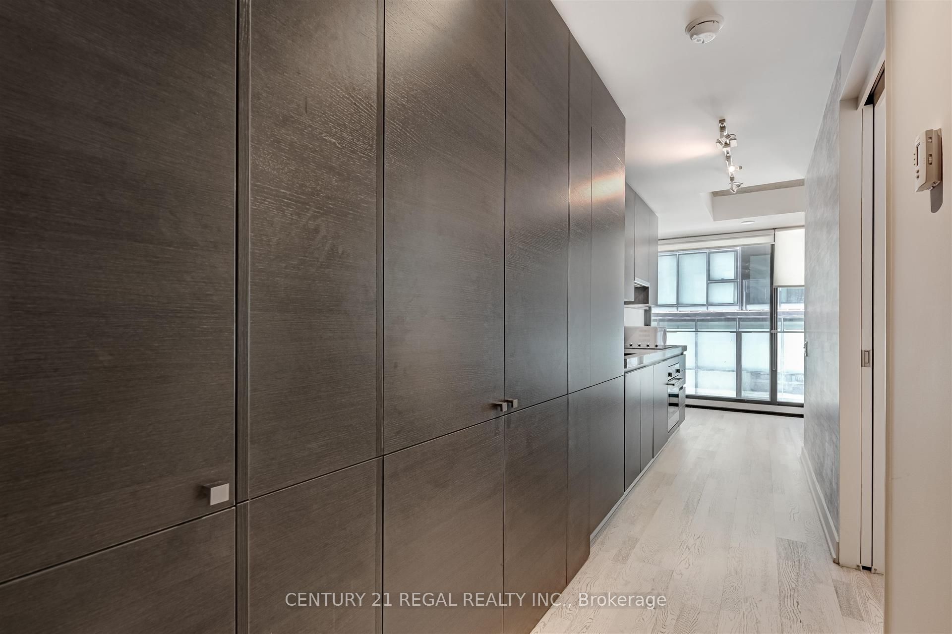 38 Stewart Street 308, Toronto, ON M5V 0H1 photo 5