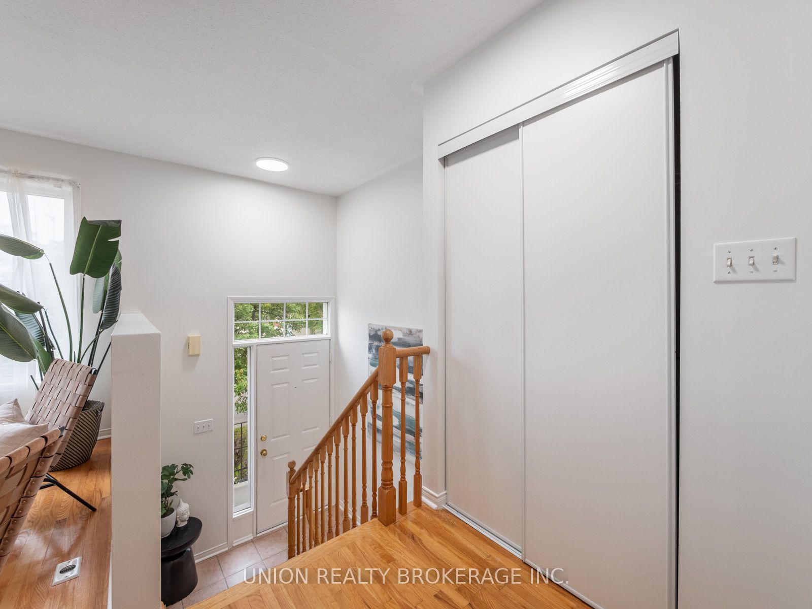 4E Leaside Park Drive, Toronto, ON M4H 1R3 photo 3