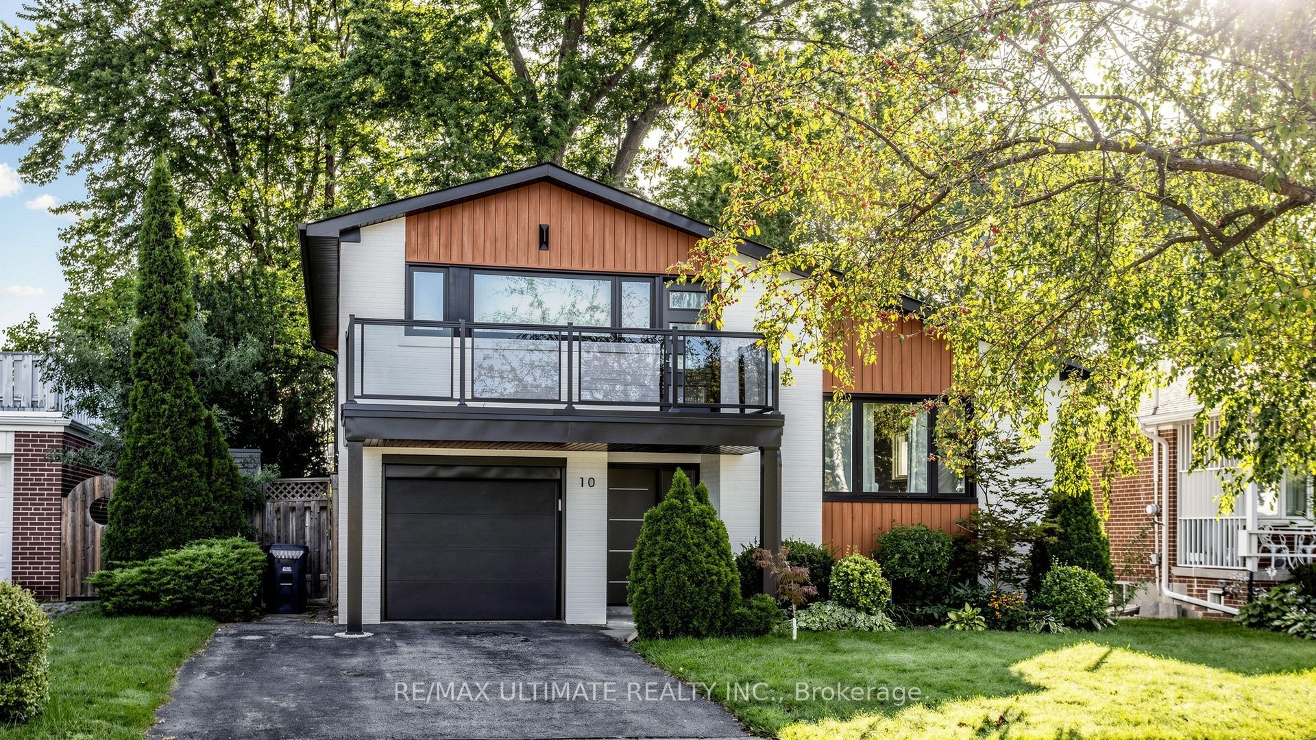 10 Monarchwood Crescent, Toronto, ON M3A 1H4