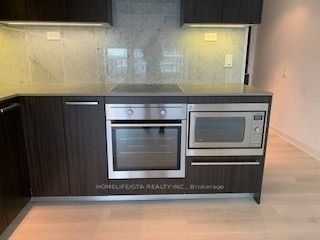 70 Queens Wharf Road 3102, Toronto, ON M5V 0J2 photo 4