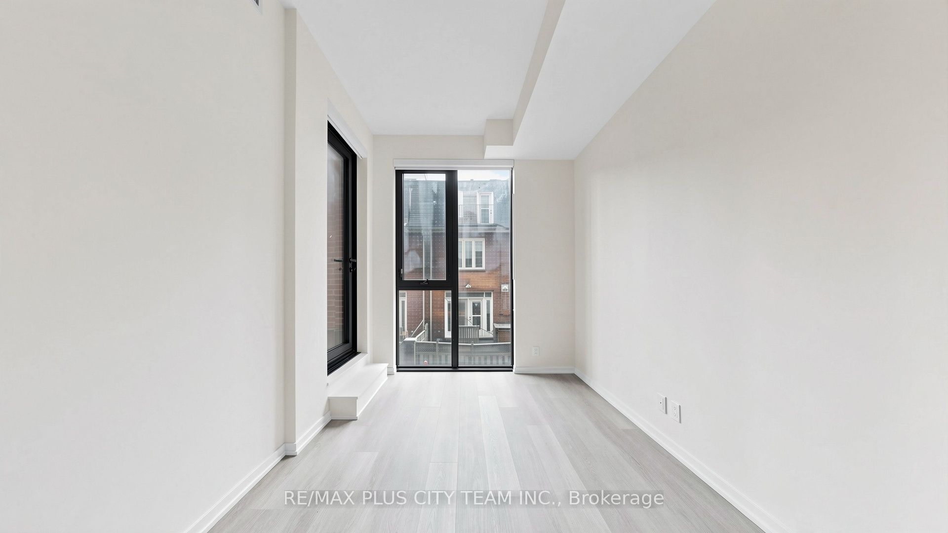 109 Erskine Avenue 204, Toronto, ON M4P 0G6 photo 3