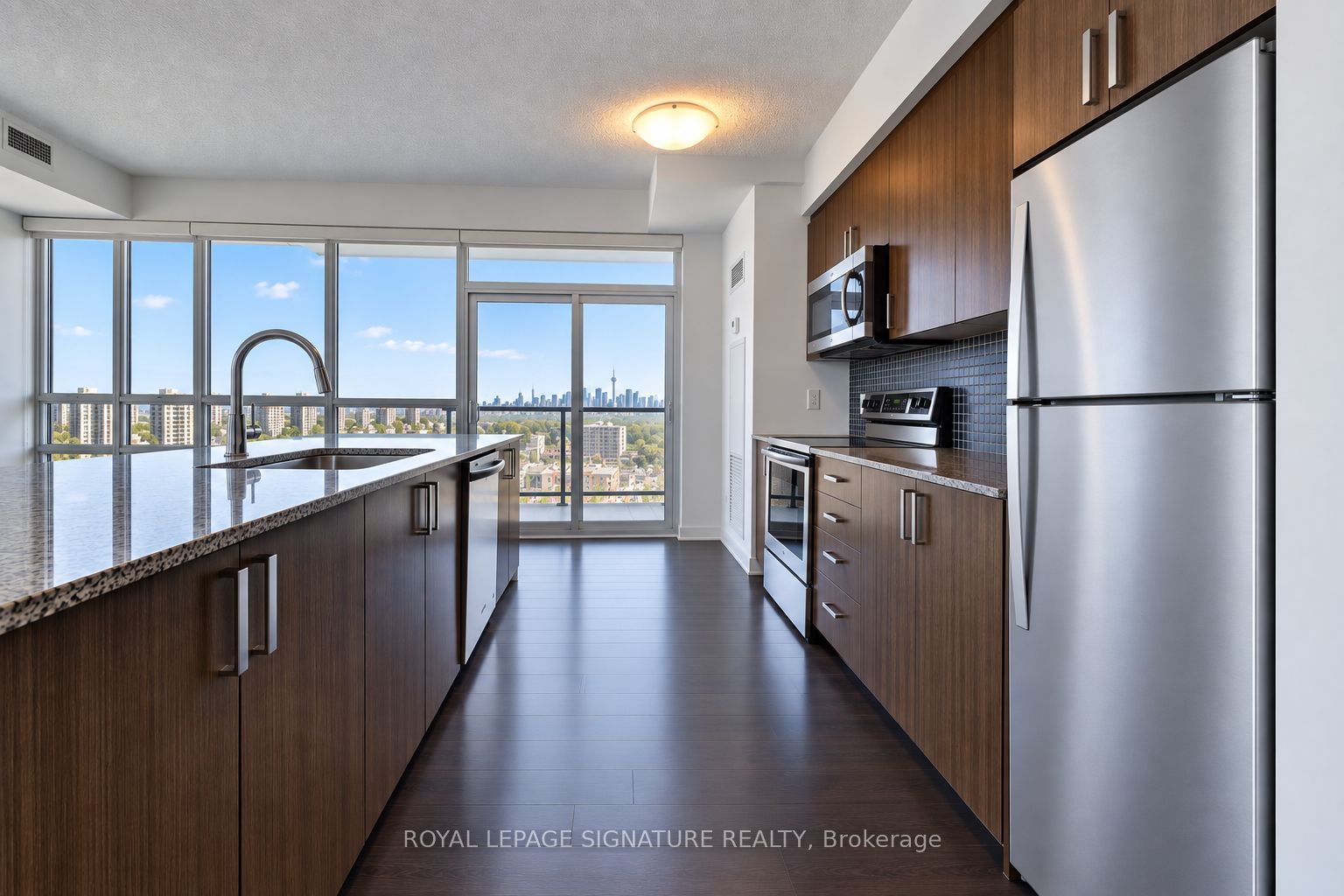 1603 Eglinton Avenue W 1209, Toronto, ON M6E 0A1 photo 2