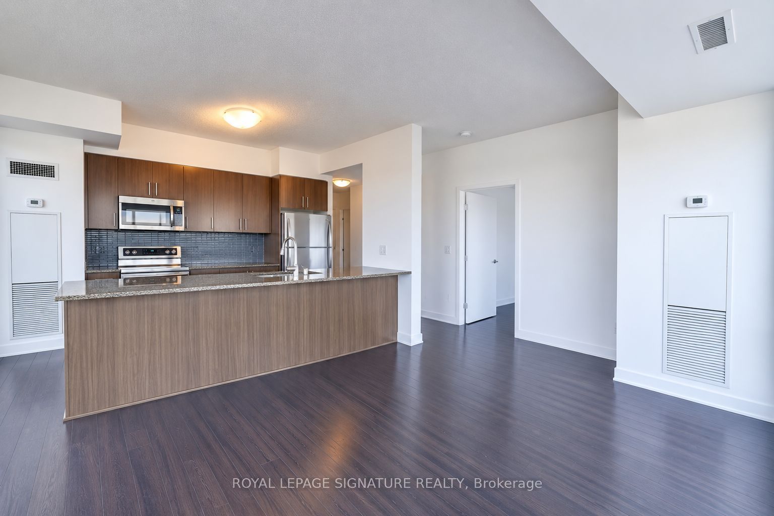 1603 Eglinton Avenue W 1209, Toronto, ON M6E 0A1 photo 5