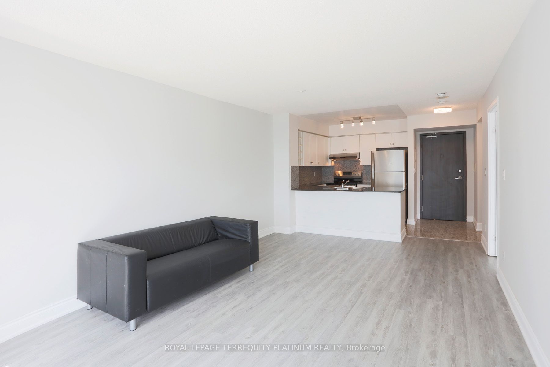 210 Victoria Street 3607, Toronto, ON M5B 2R3 photo 2