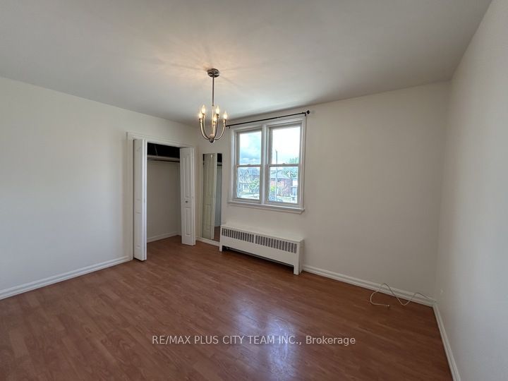 3432 Bathurst Street 1, Toronto, ON M6A 2C2 photo 4
