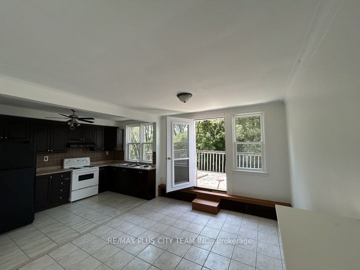 3432 Bathurst Street 2, Toronto, ON M6A 2C2 photo 2
