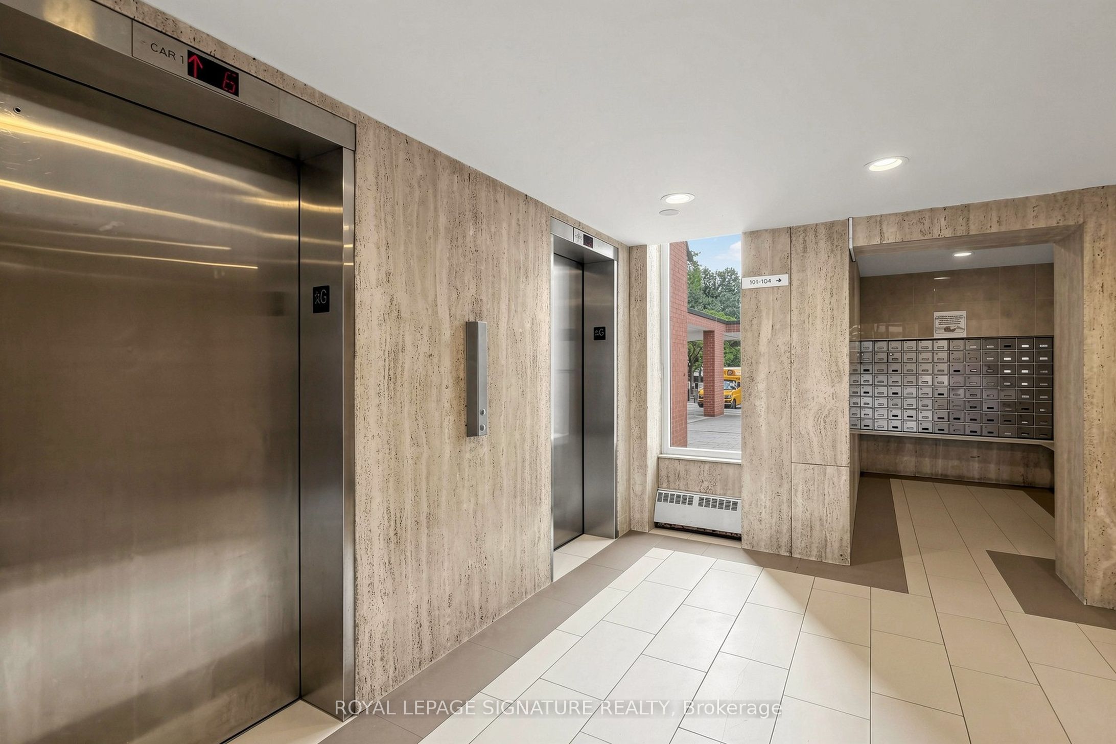 100 Leeward Glenway 411, Toronto, ON M3C 2Z1 photo 3