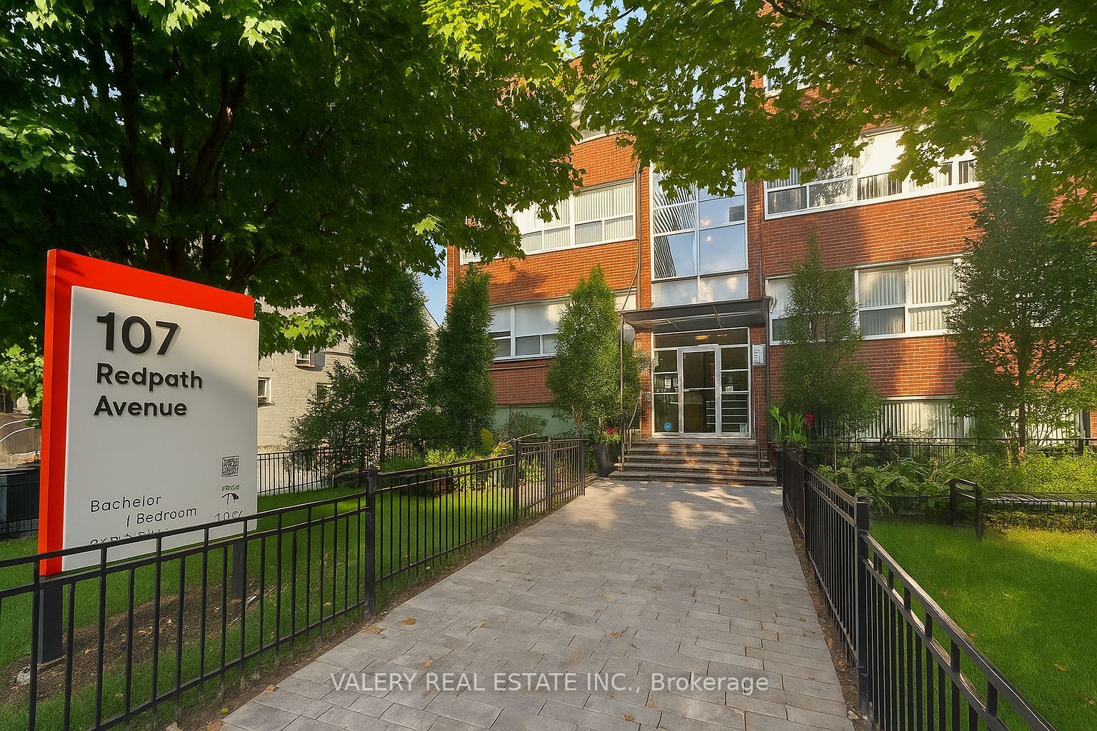 107 Redpath Avenue 306, Toronto, ON M4S 2J9