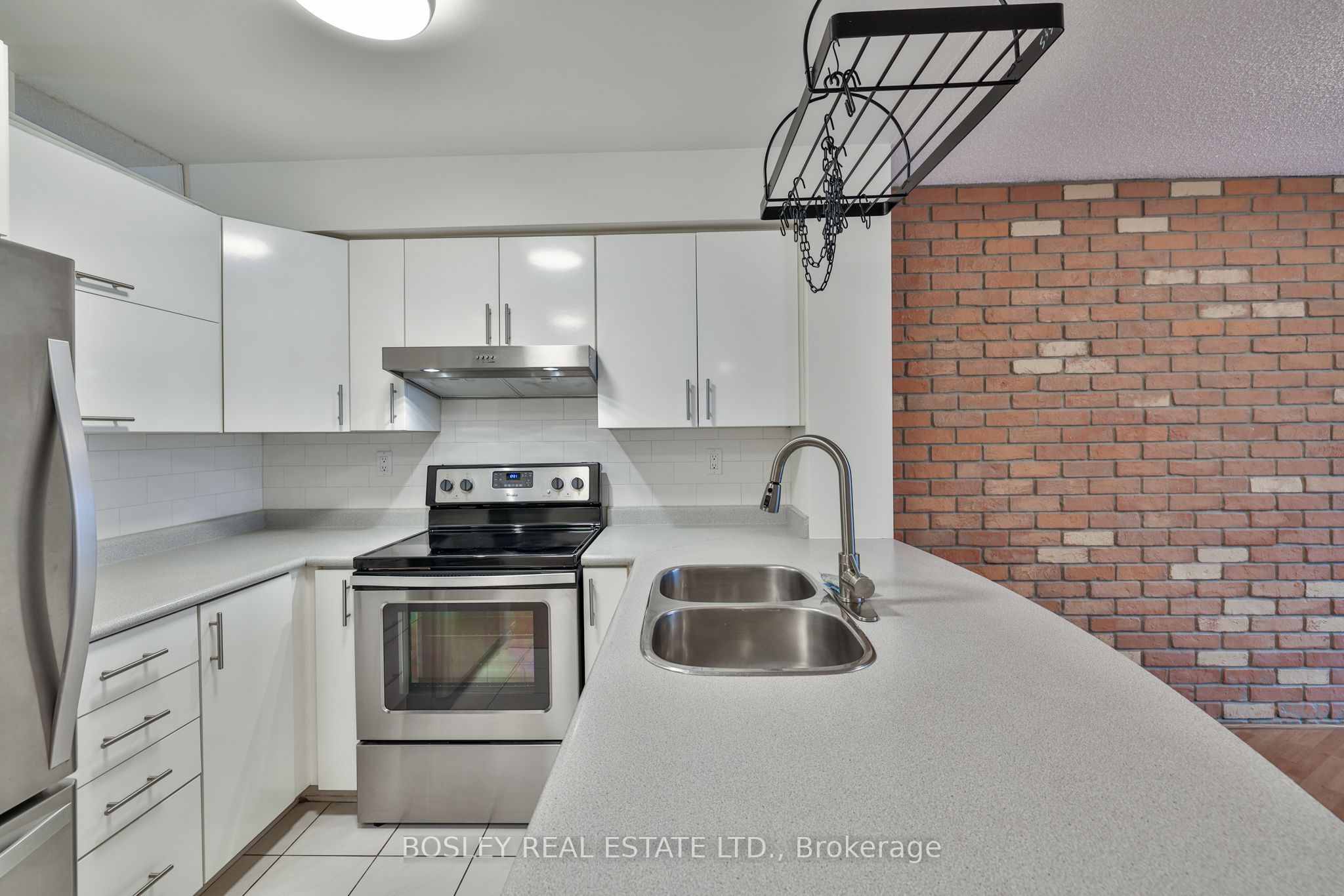 109 Front Street E 914, Toronto, ON M5A 4P7 photo 3