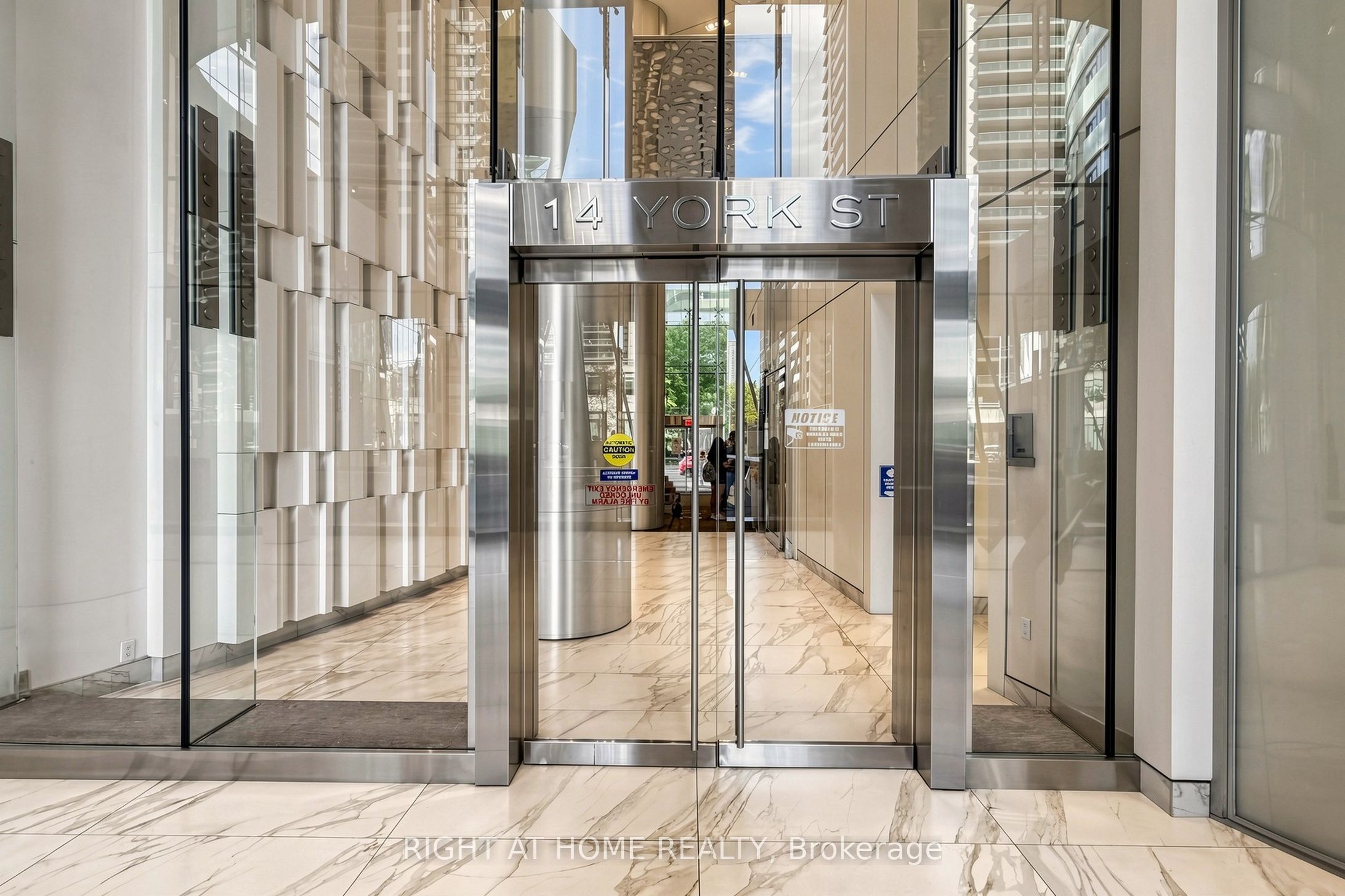 14 York Street 2006, Toronto, ON M5J 0B1 photo 5