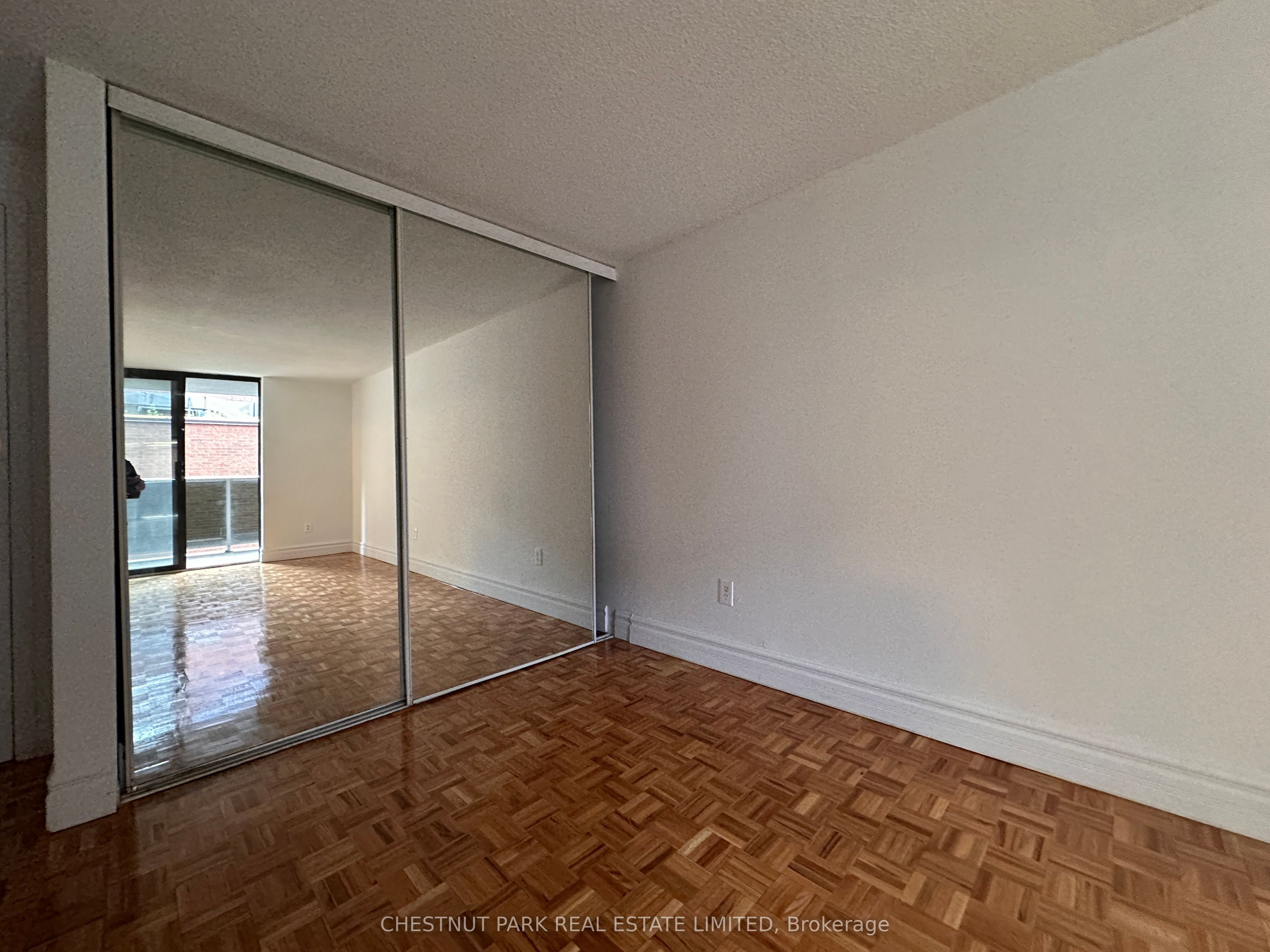 20 Saint Patrick Street 514, Toronto, ON M5T 2Y4 photo 4