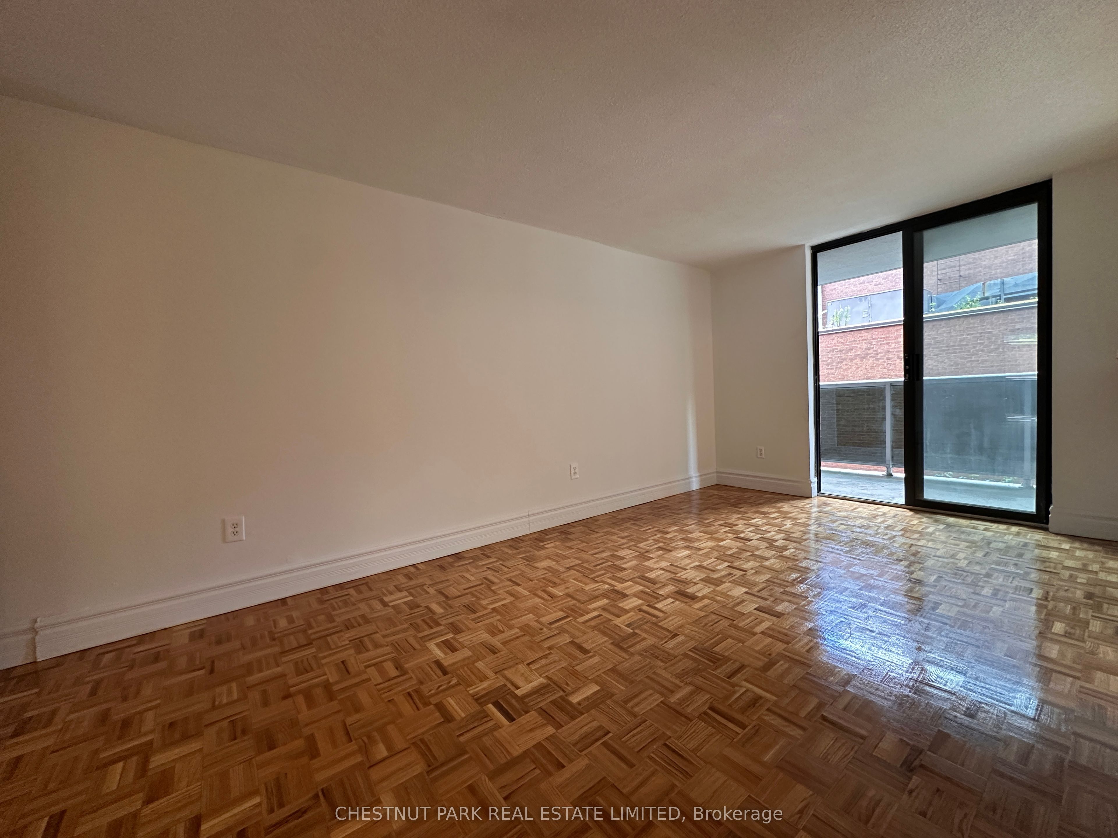20 Saint Patrick Street 514, Toronto, ON M5T 2Y4 photo 5
