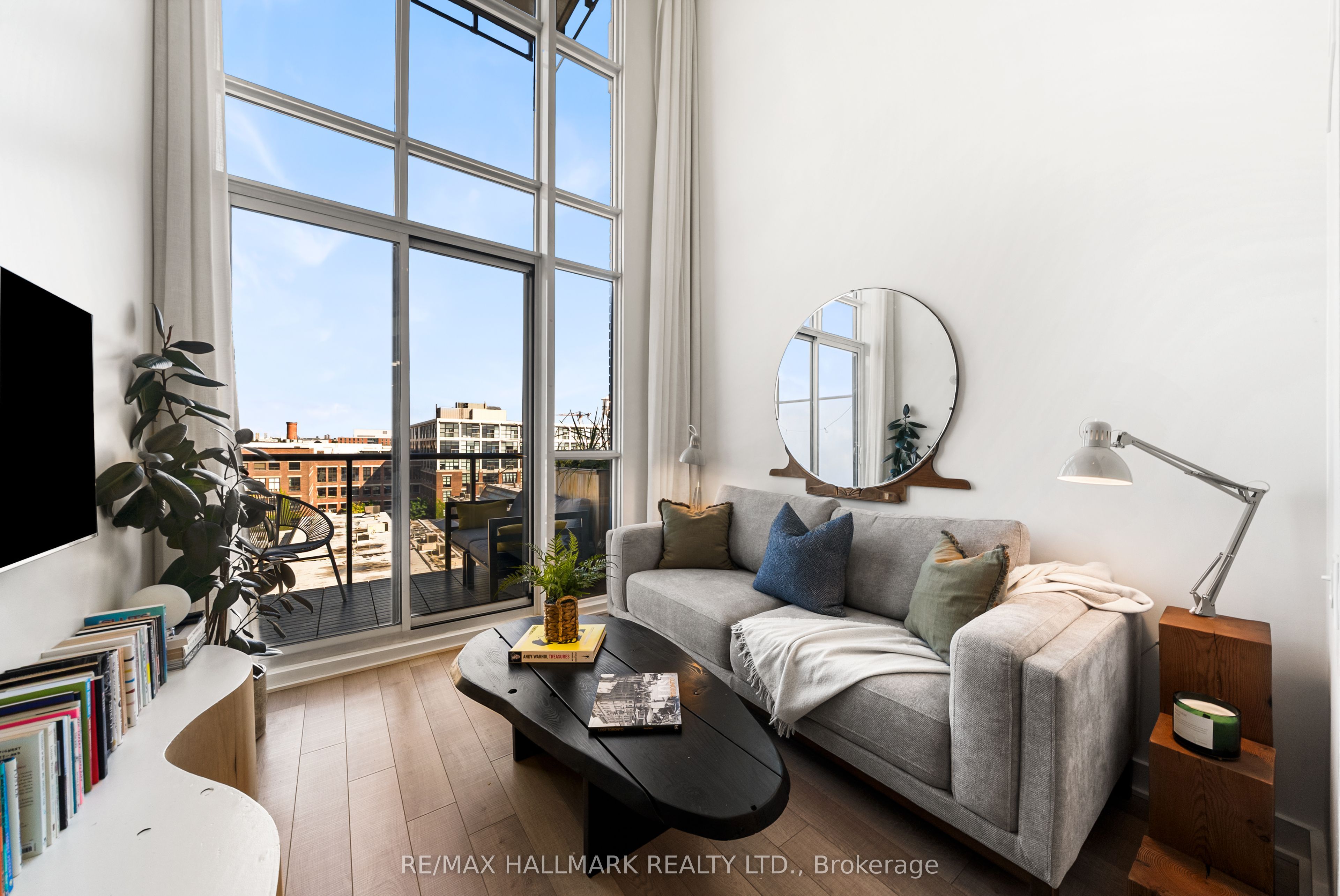 5 Hanna Avenue 617, Toronto, ON M6K 0B3