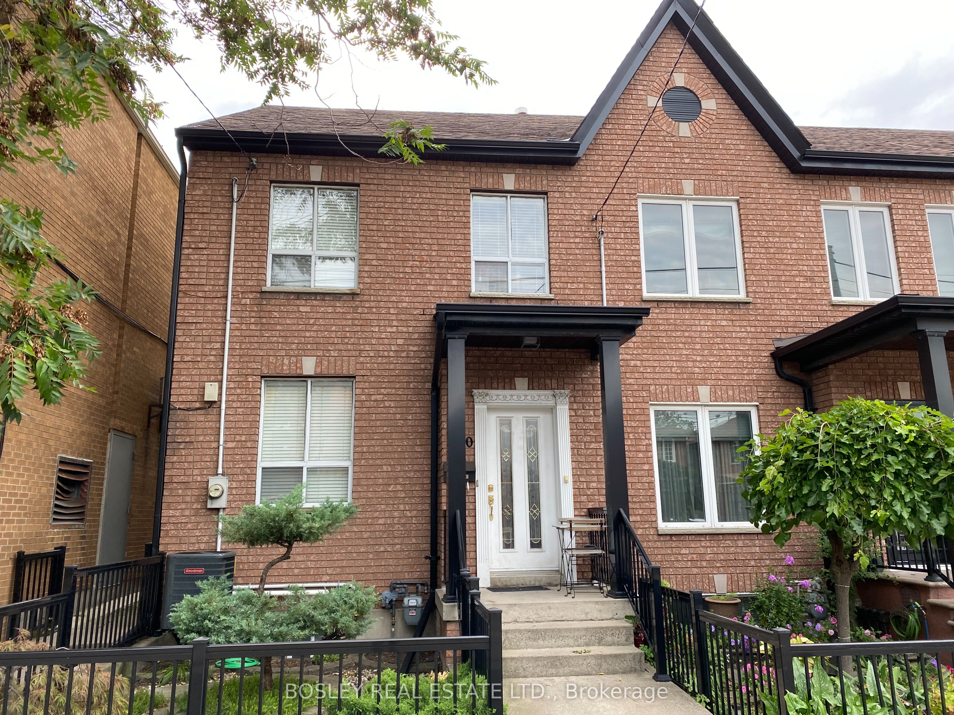 260 Ossington Avenue Main, Toronto, ON M6J 3A2