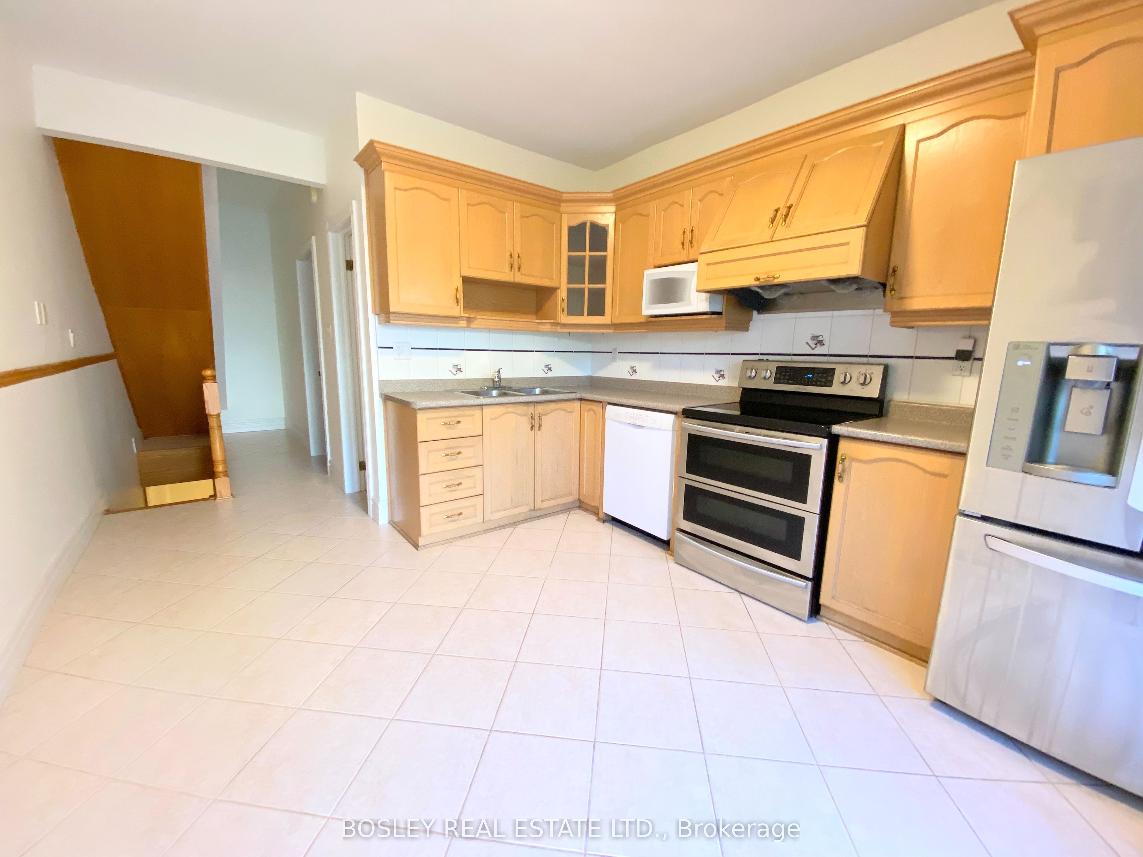 260 Ossington Avenue Main, Toronto, ON M6J 3A2 photo 4
