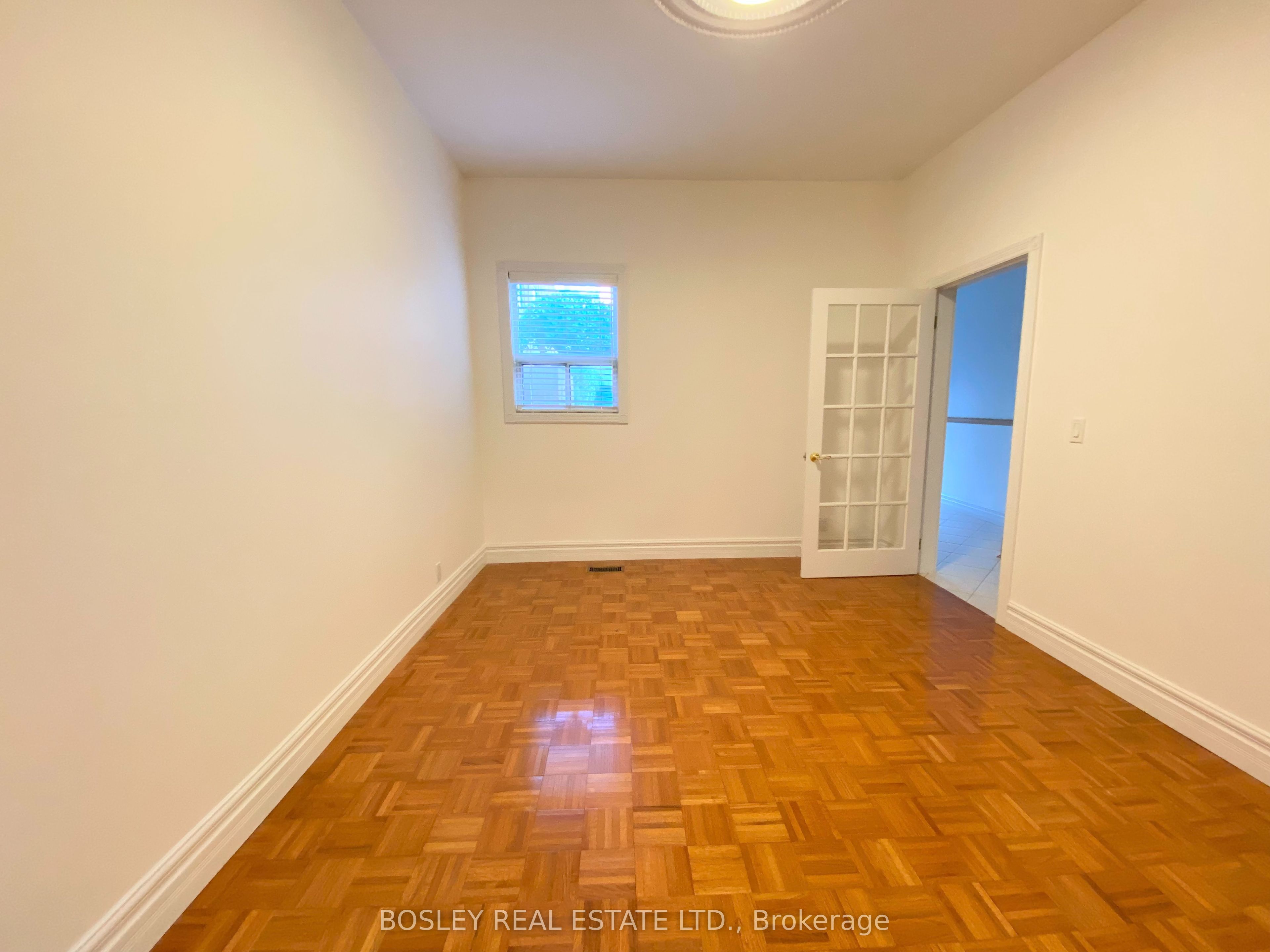 260 Ossington Avenue Main, Toronto, ON M6J 3A2 photo 5