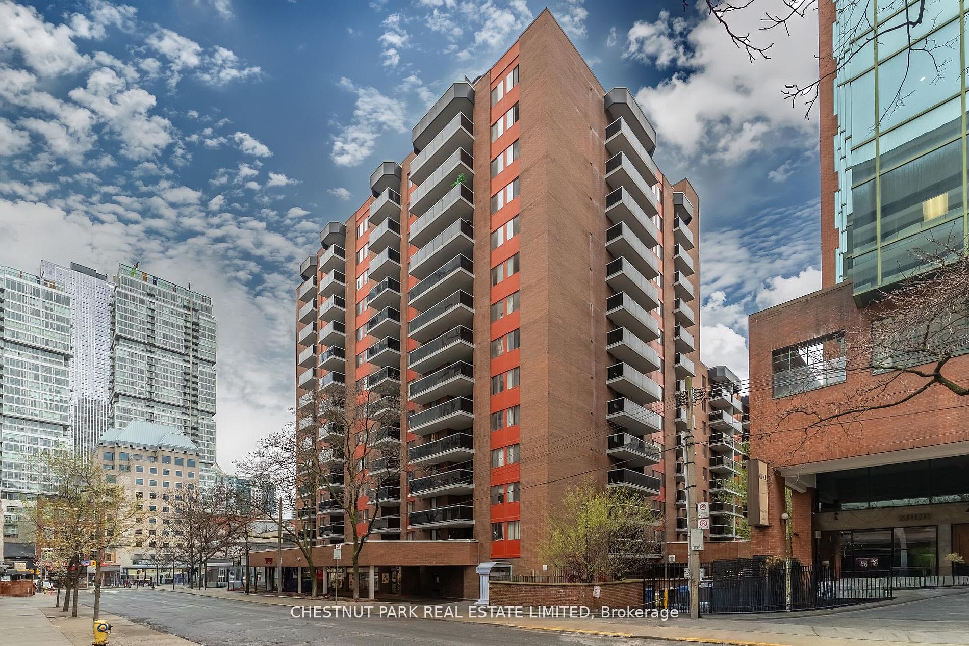 20 Saint Patrick Street 621, Toronto, ON M5T 2Y4