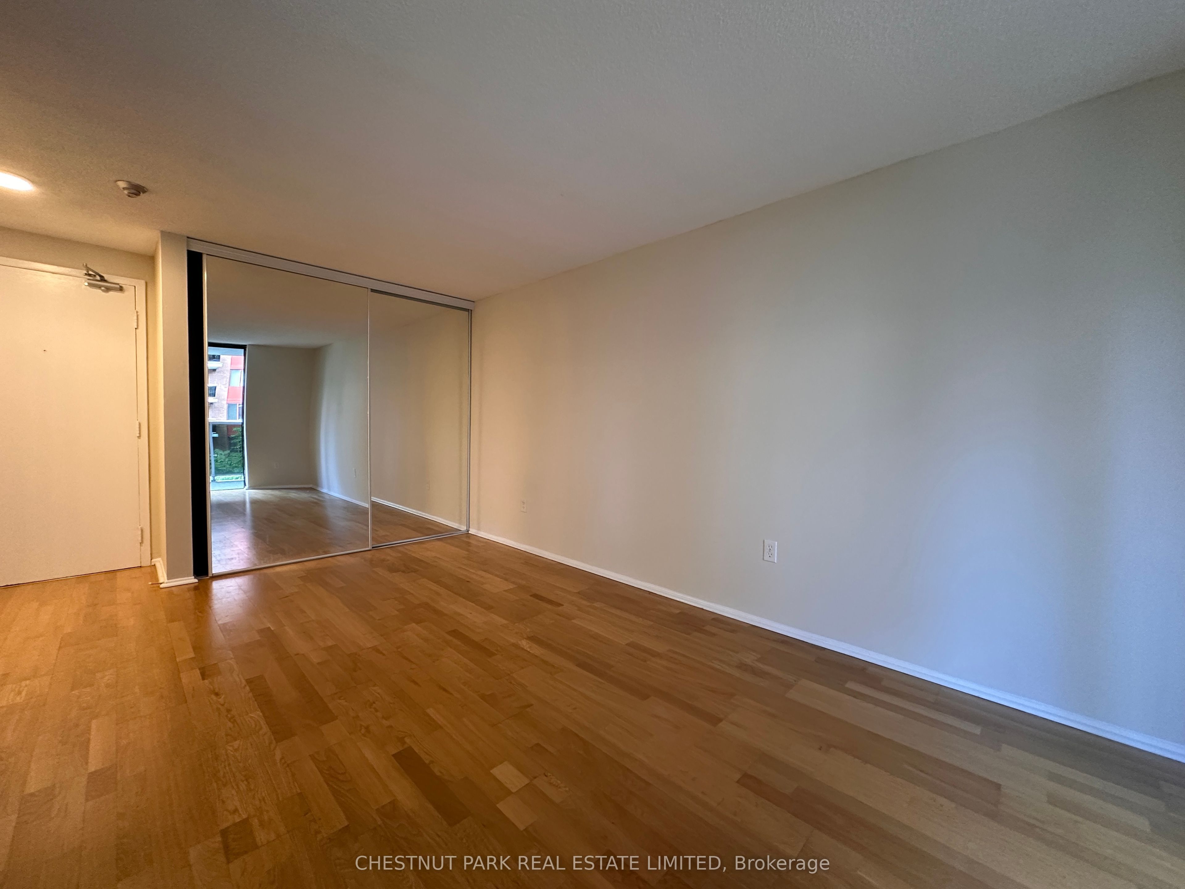 20 Saint Patrick Street 621, Toronto, ON M5T 2Y4 photo 4