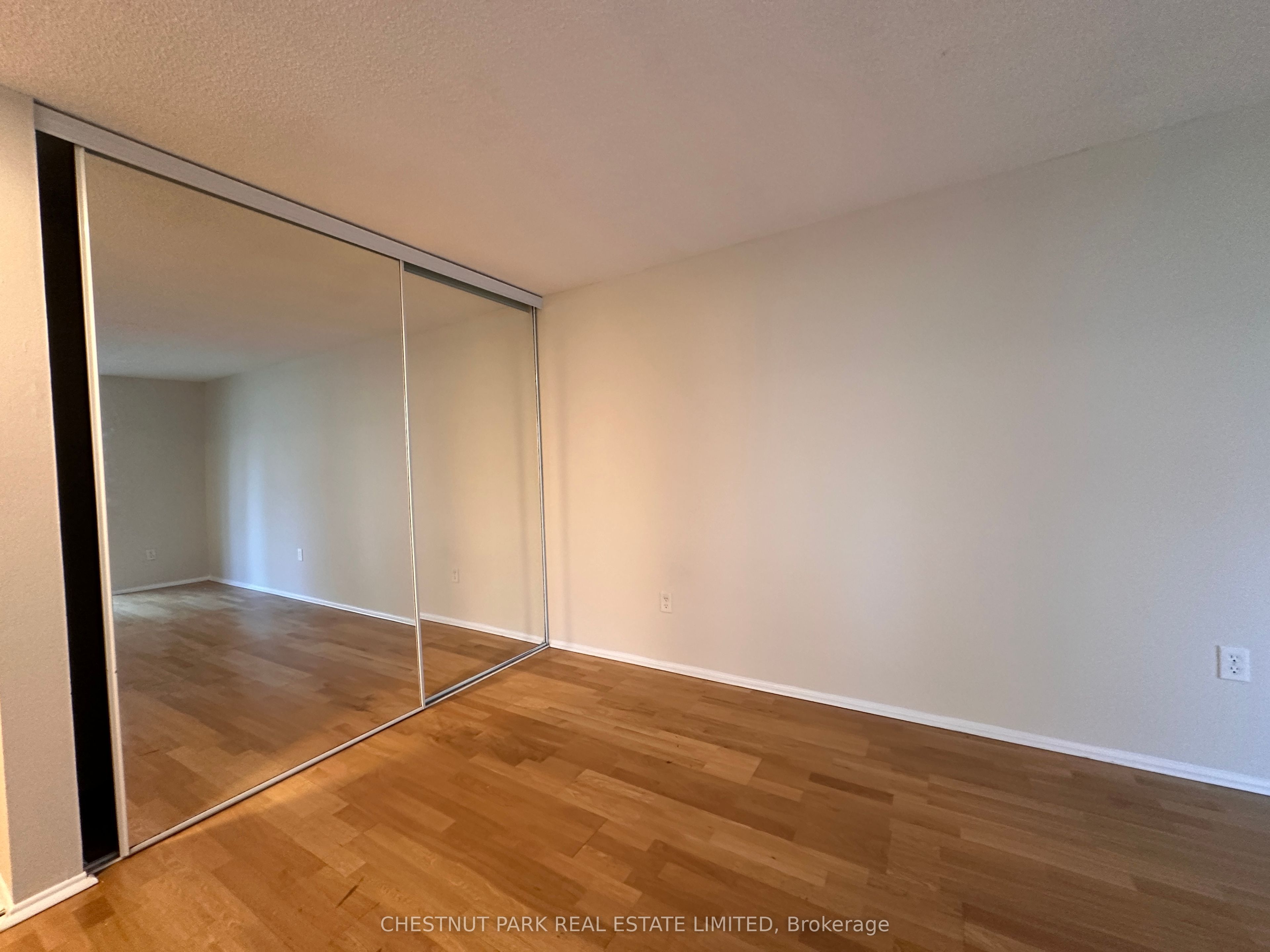 20 Saint Patrick Street 621, Toronto, ON M5T 2Y4 photo 5