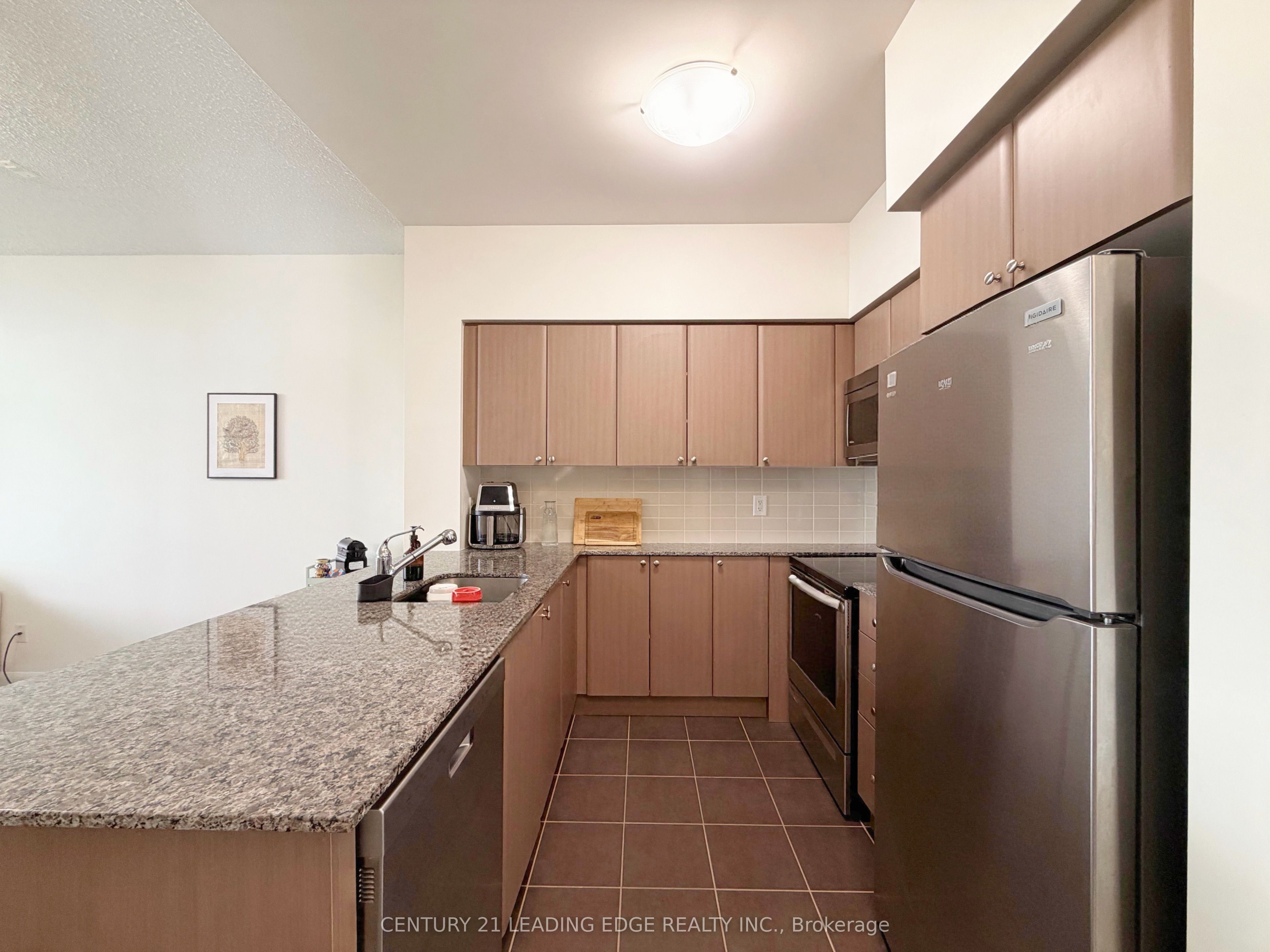 525 Wilson Avenue 915, Toronto, ON M3H 0A7 photo 3