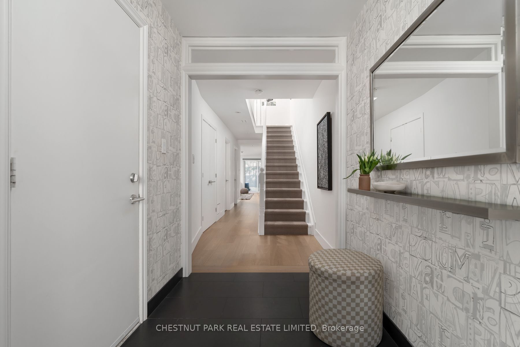 62 Gormley Avenue, Toronto, ON M4V 1Z1 photo 2