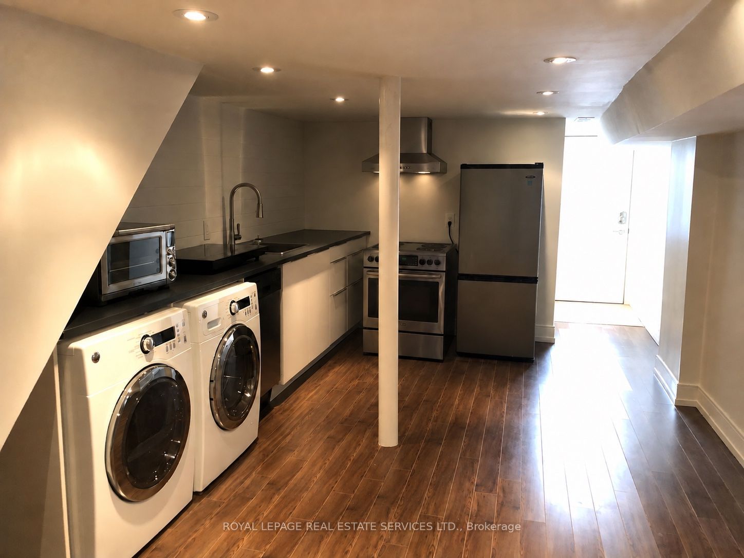 506 Manning Avenue Lower, Toronto, ON M6G 2V7 photo 4