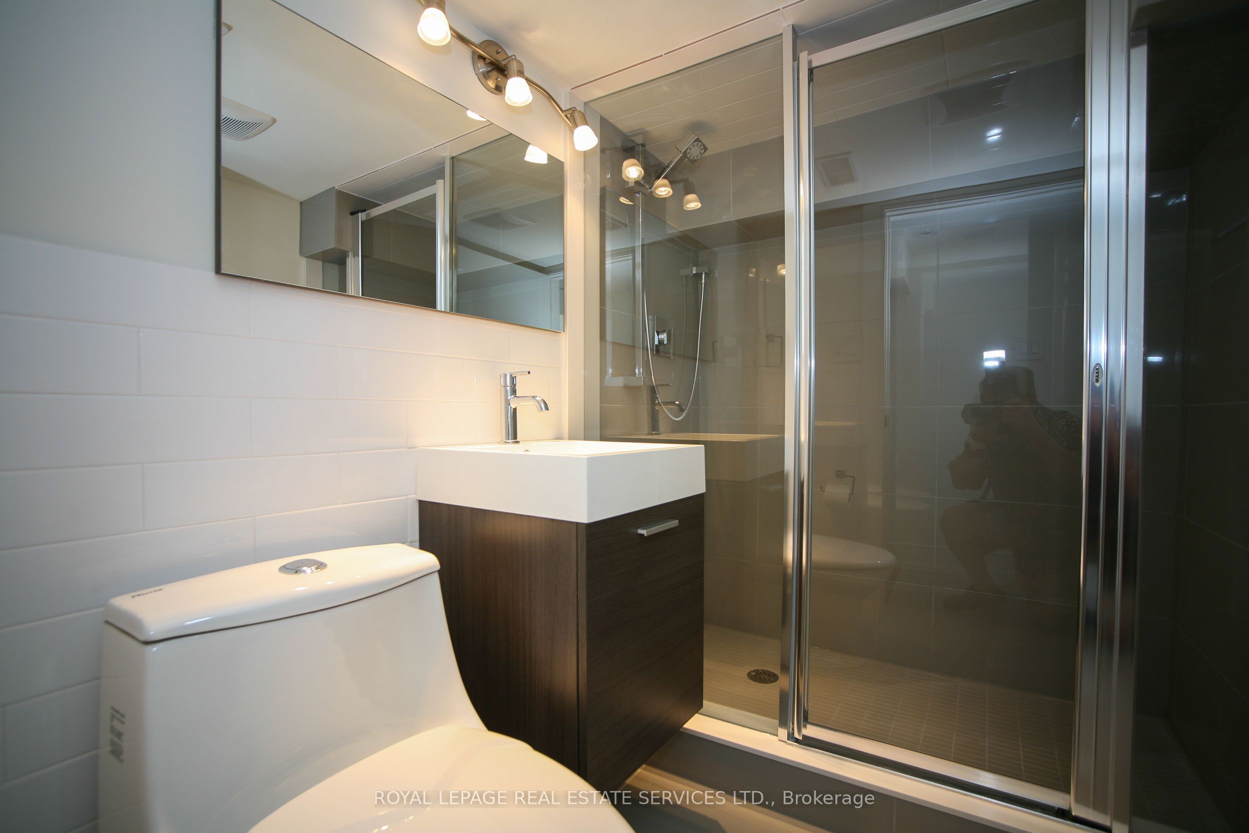 506 Manning Avenue Lower, Toronto, ON M6G 2V7 photo 5