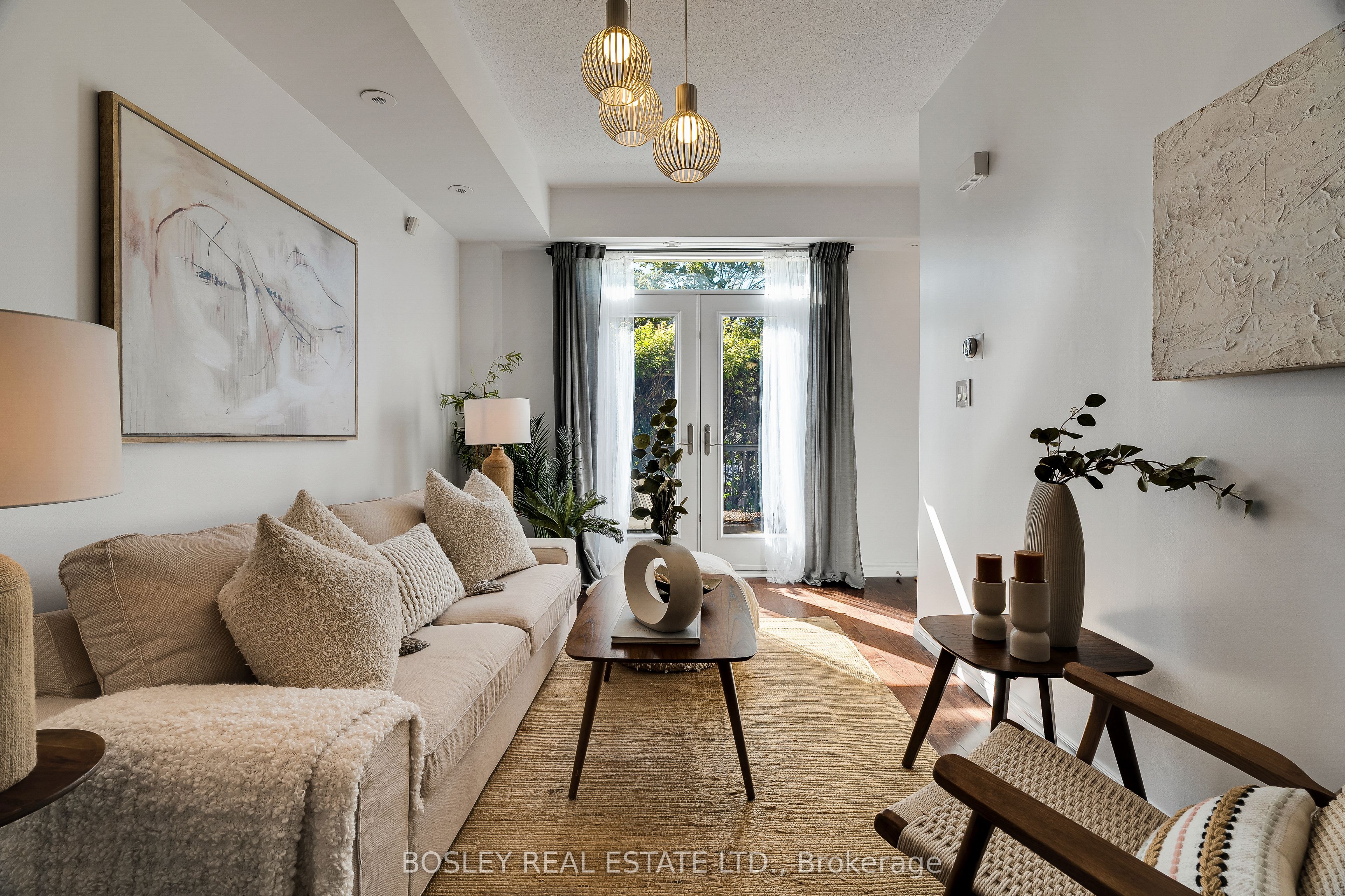 80 Carr Street TH22, Toronto, ON M5T 1B7 photo 2