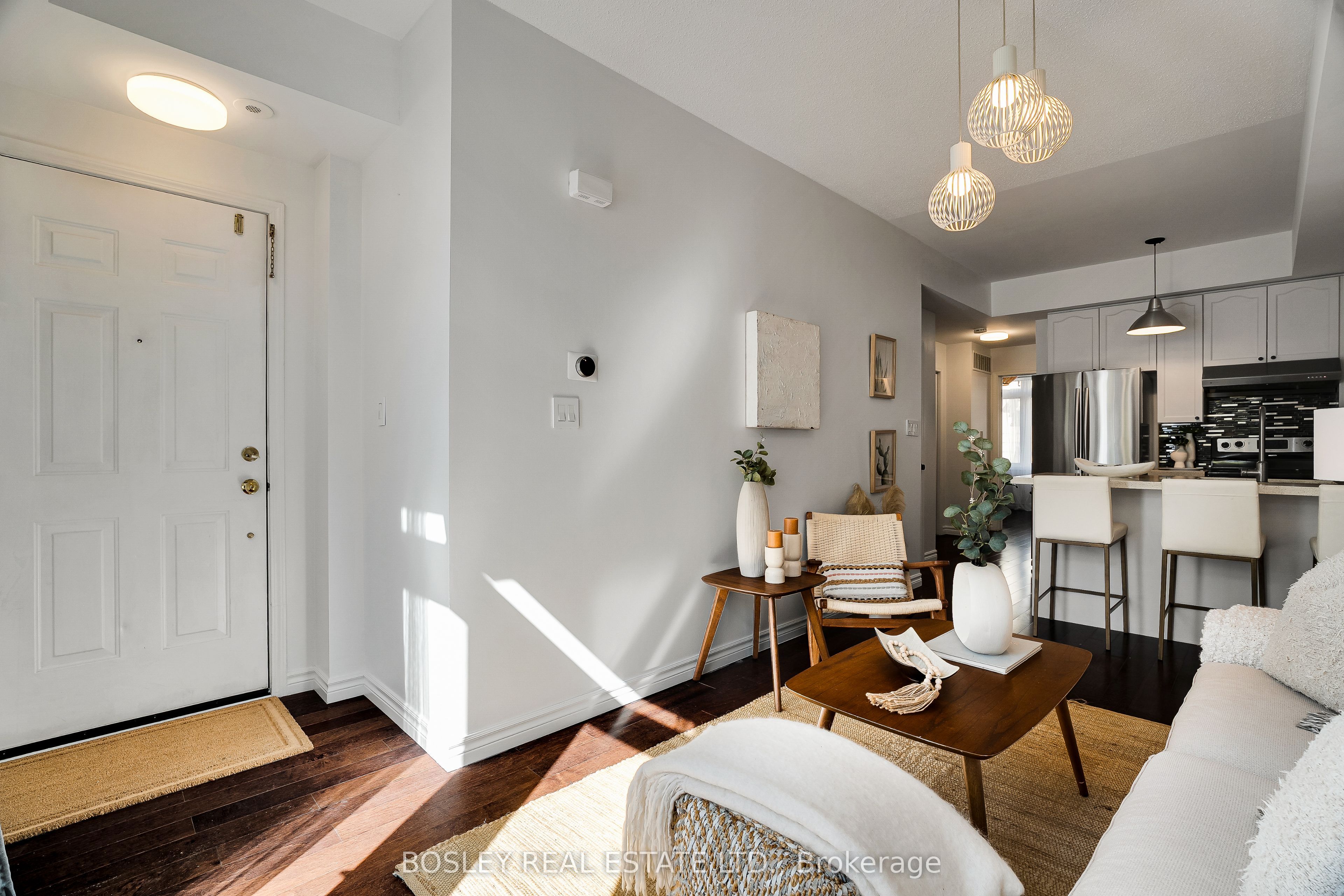 80 Carr Street TH22, Toronto, ON M5T 1B7 photo 4
