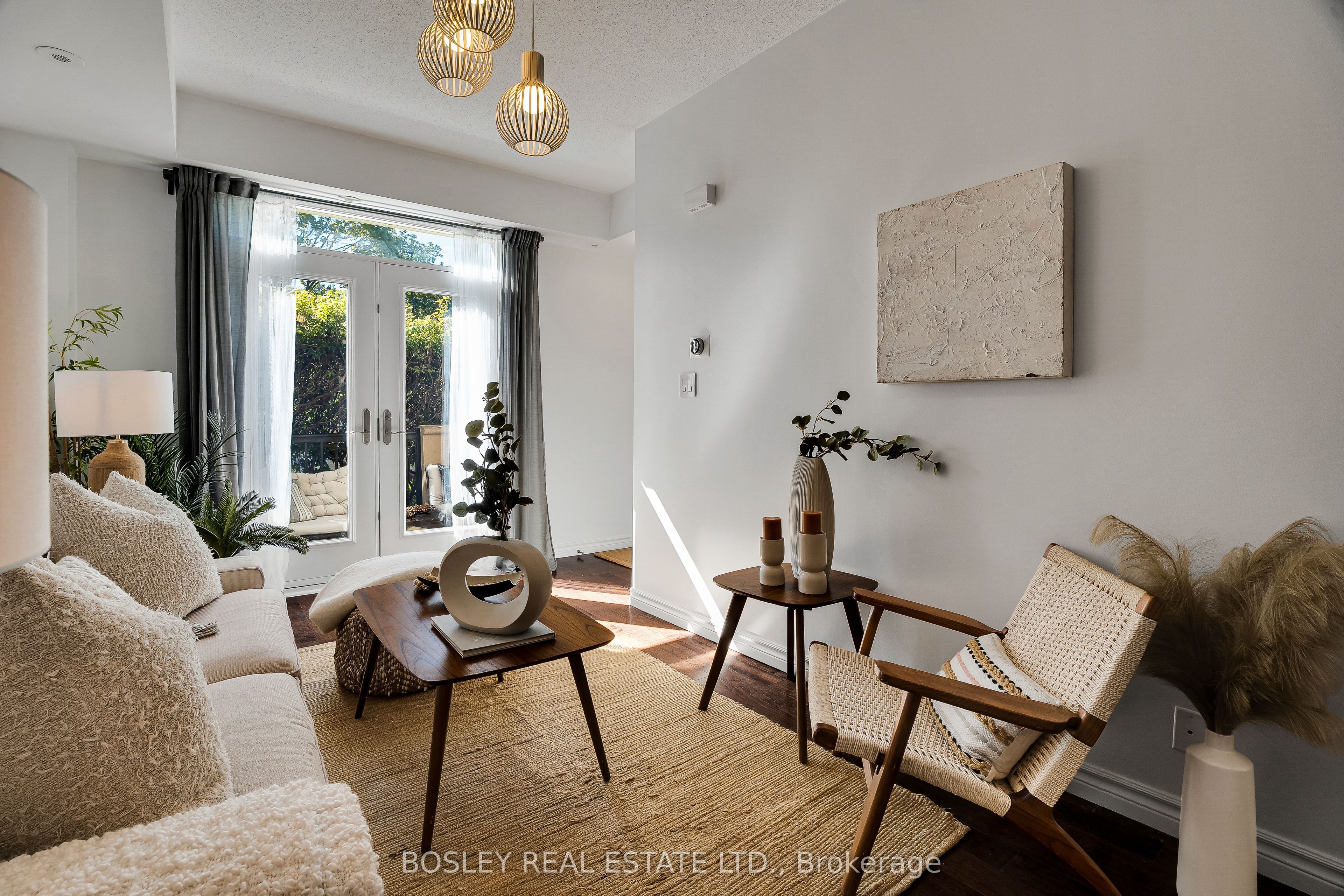 80 Carr Street TH22, Toronto, ON M5T 1B7 photo 5