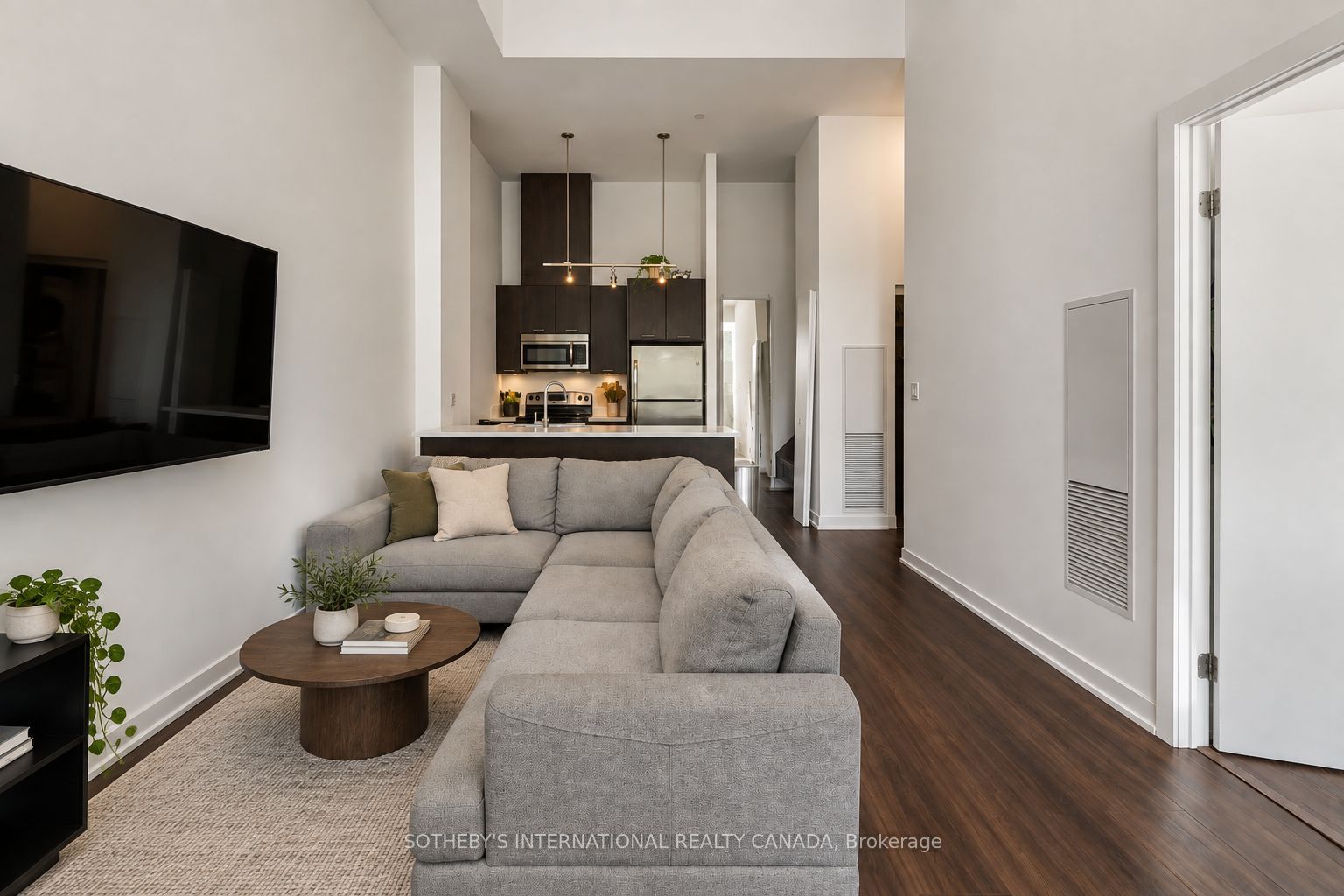 20 Bruyeres Mews TH7, Toronto, ON M5V 0G8 photo 3
