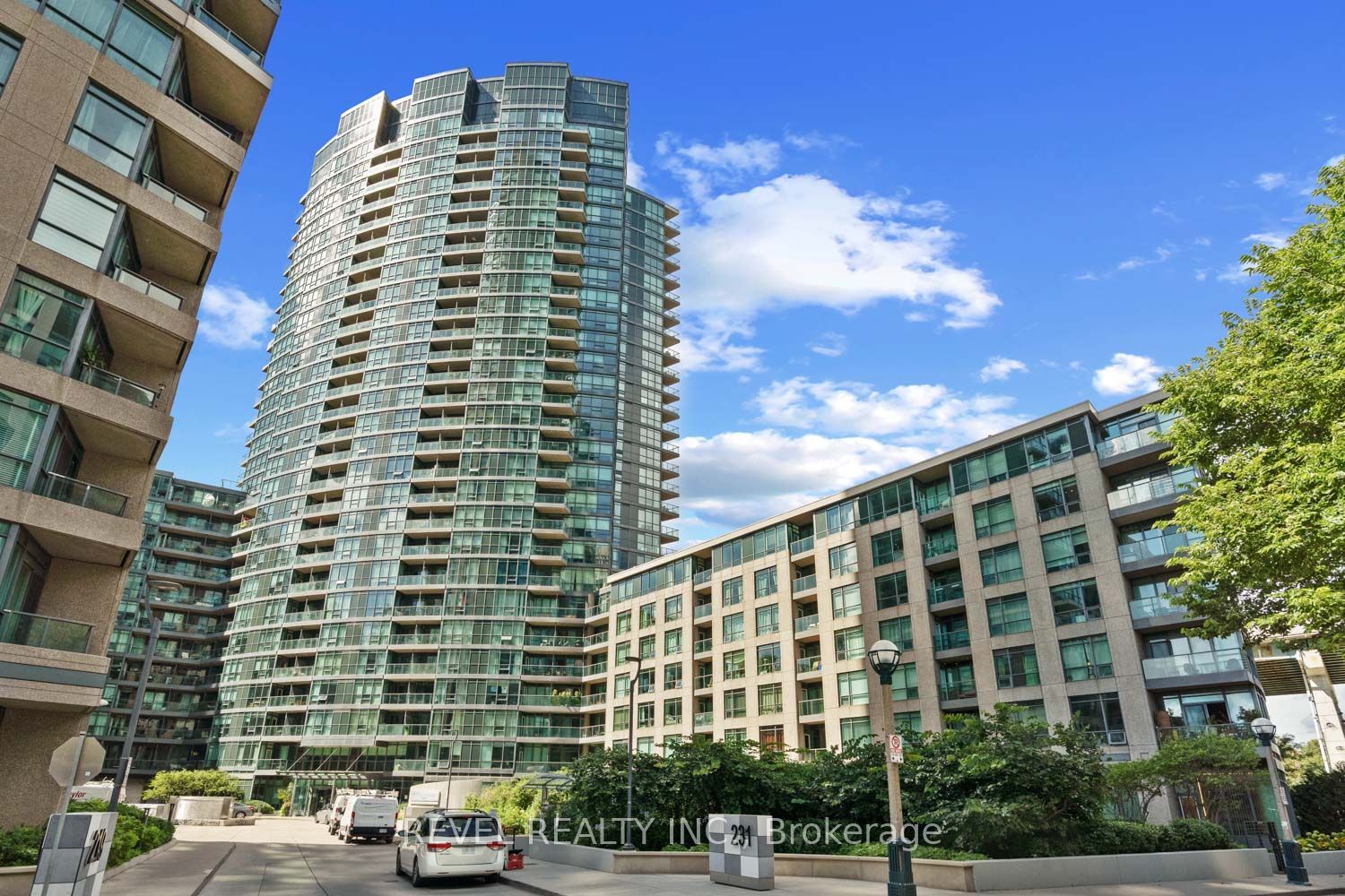 231 Fort York Boulevard 2001, Toronto, ON M5V 1B2