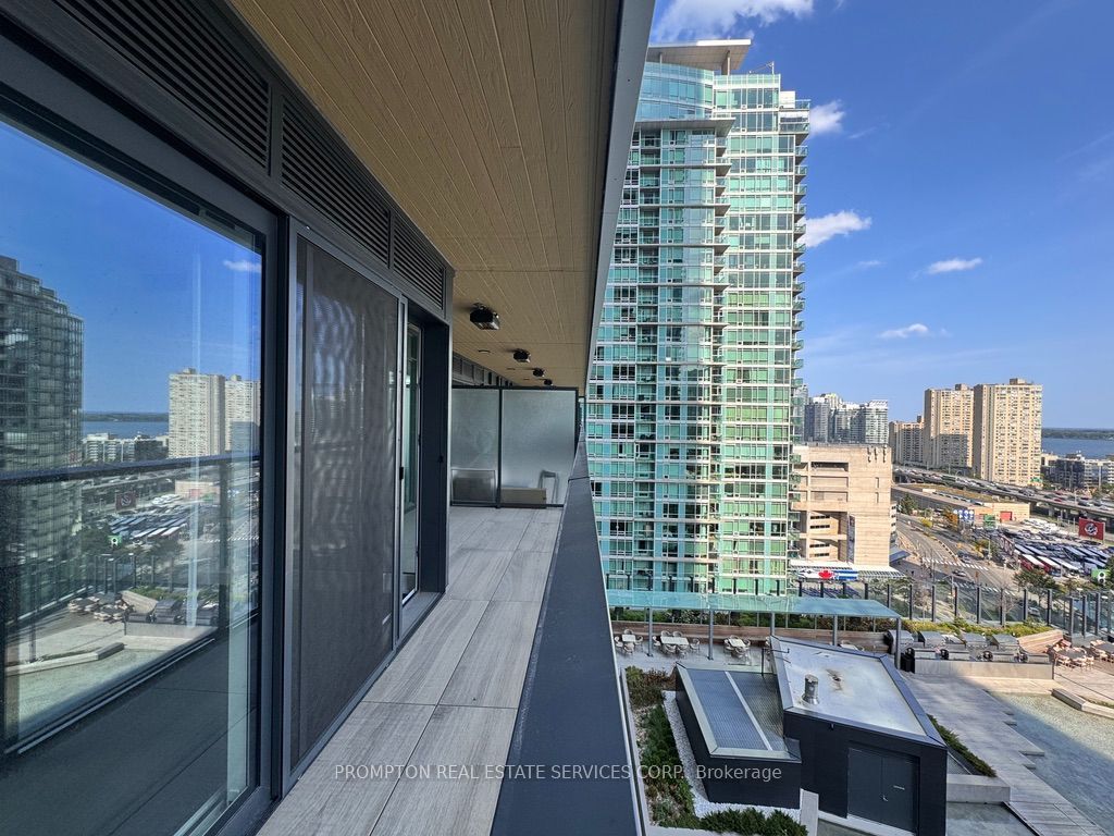 1 Concord Cityplace Way 1709, Toronto, ON M5V 0X3
