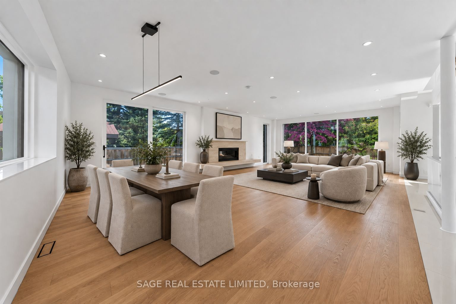 2 Addison Crescent, Toronto, ON M3B 1K8 photo 2