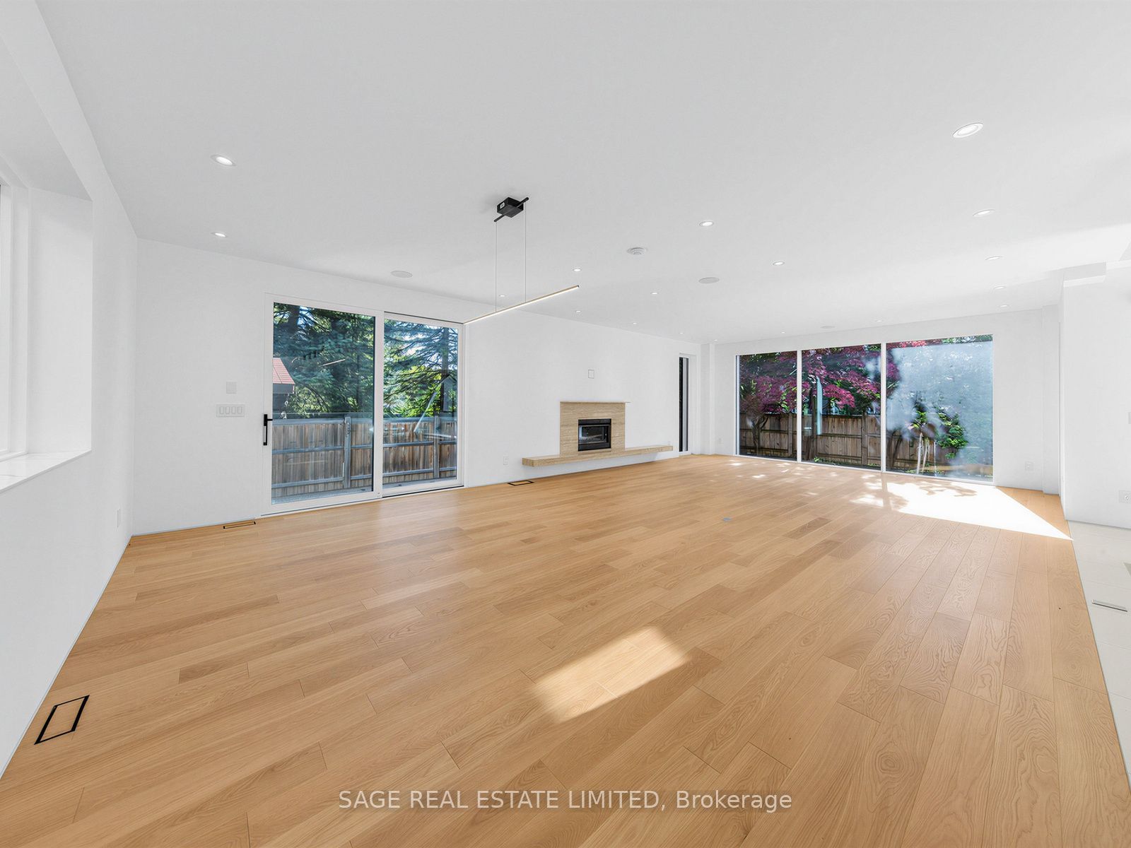 2 Addison Crescent, Toronto, ON M3B 1K8 photo 3