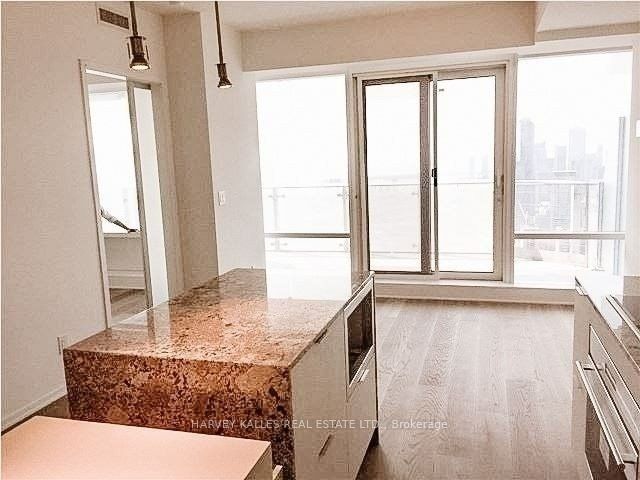 1 Bloor Street E 6005, Toronto, ON M4W 0A8 photo 3