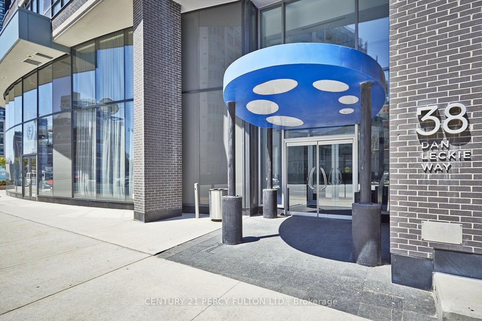 38 Dan Leckie Way 2112, Toronto, ON M5V 2V6 photo 5