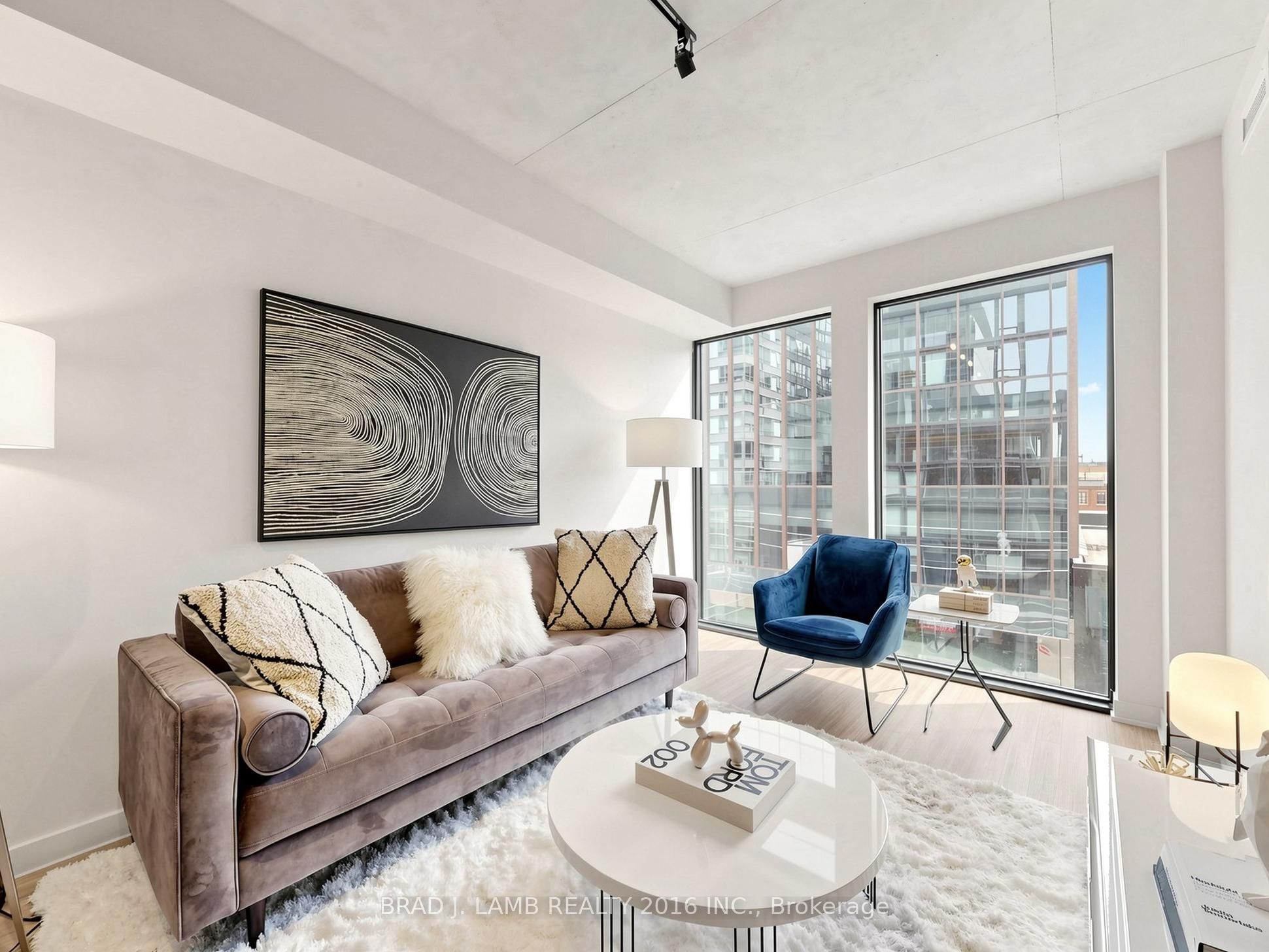 284 King Street E 404, Toronto, ON M5A 1K4 photo 5