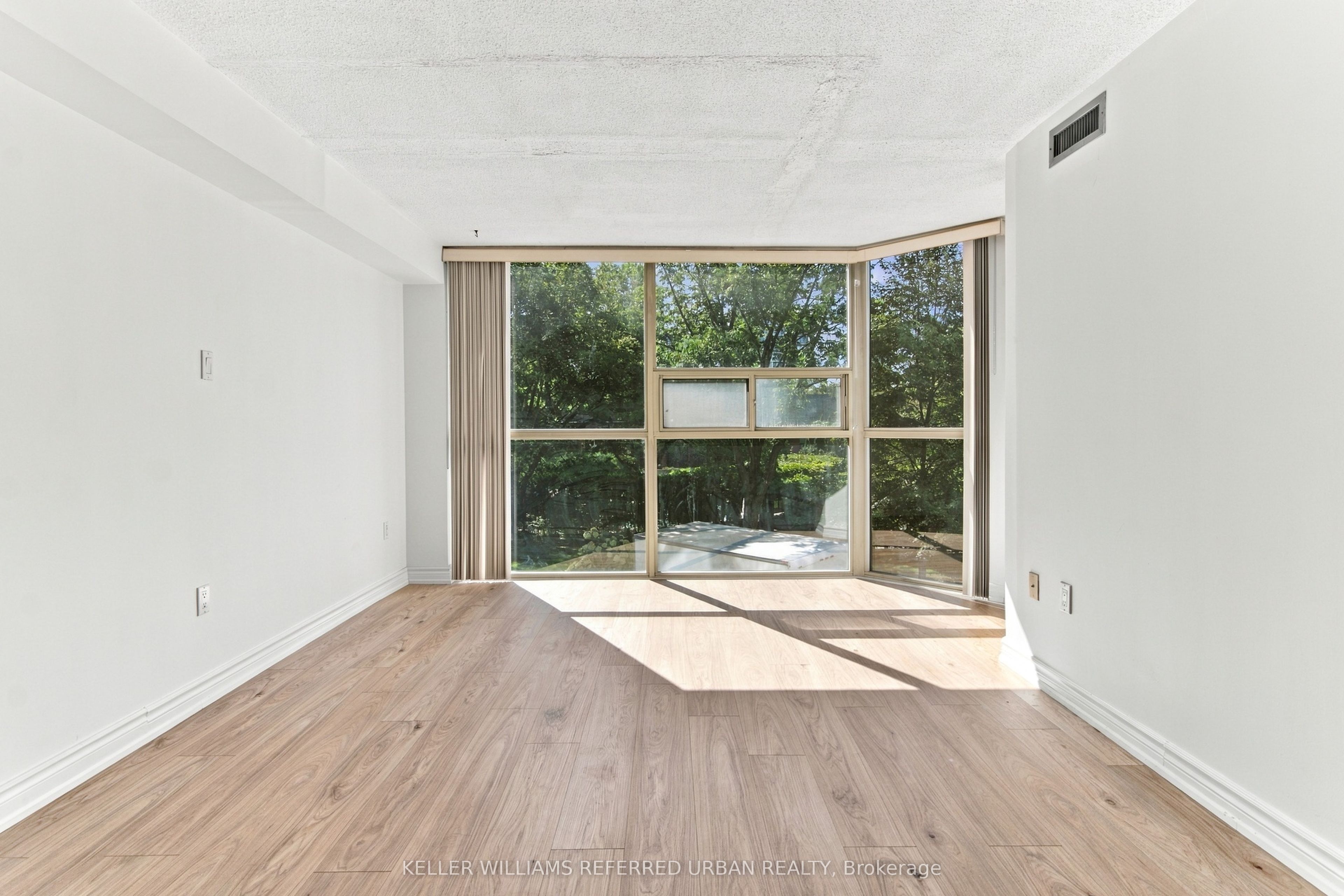 705 King Street W 215, Toronto, ON M5V 2W8 photo 3