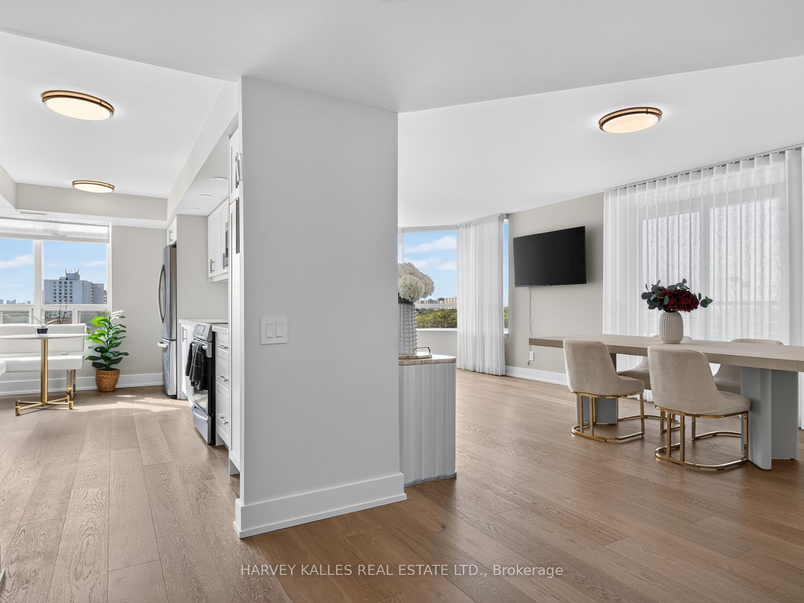 8 Covington Road 1004, Toronto, ON M6A 3E5 photo 4