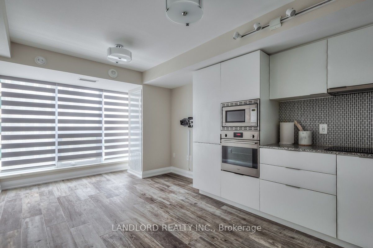 955 Bay Street 1714, Toronto, ON M5S 0C6 photo 2
