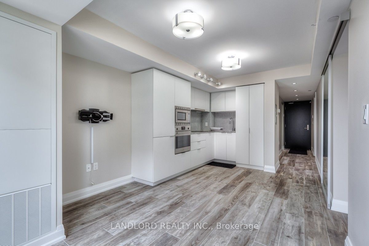 955 Bay Street 1714, Toronto, ON M5S 0C6 photo 5