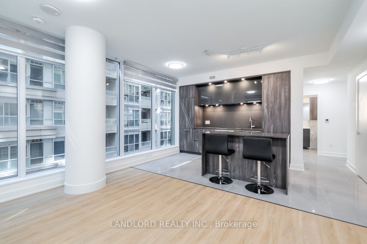 15 Mercer Street 622, Toronto, ON M5V 1H2