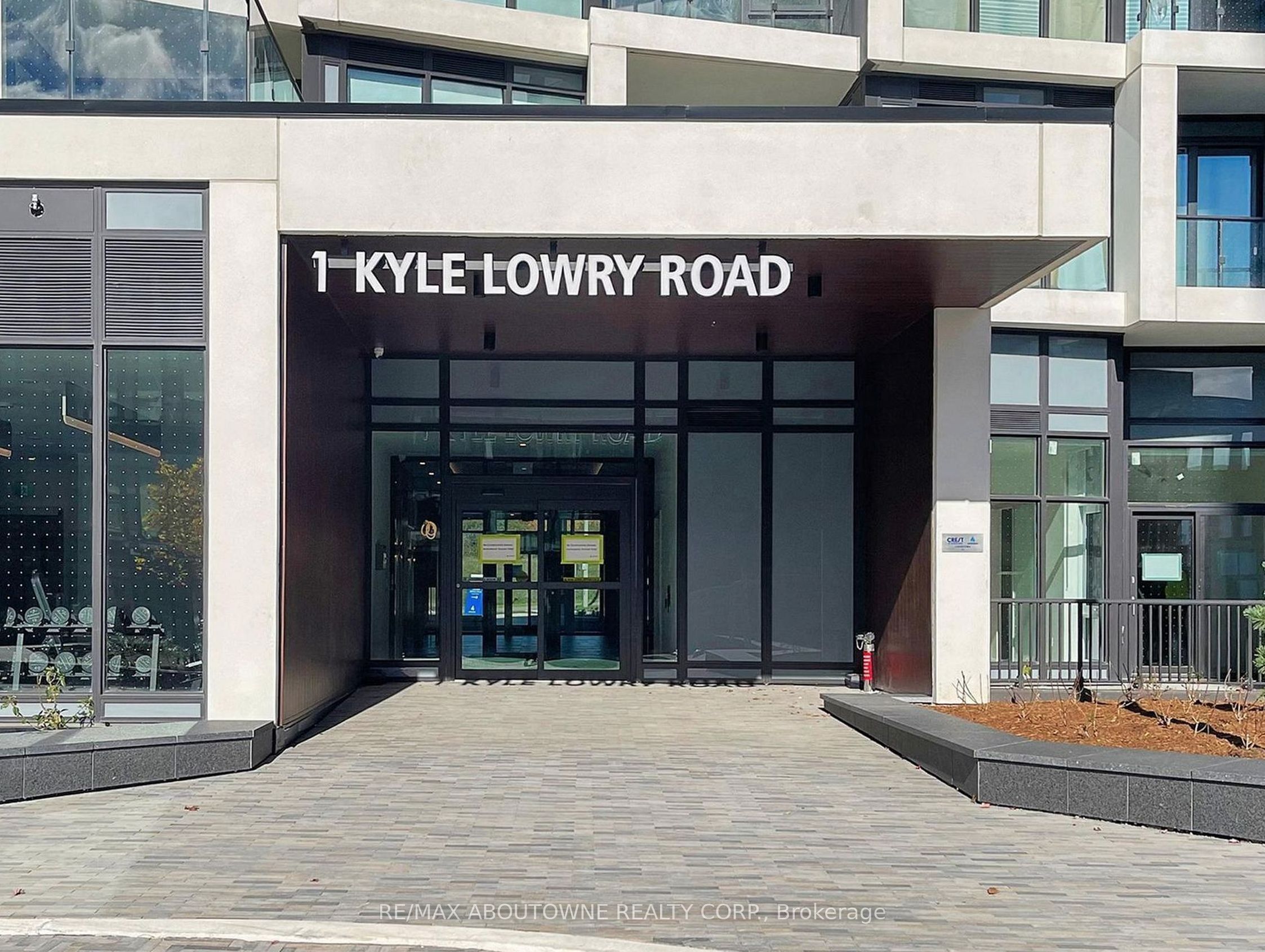 1 KYLE LOWRY RD Road 417, Toronto, ON M3C 0S6 photo 3