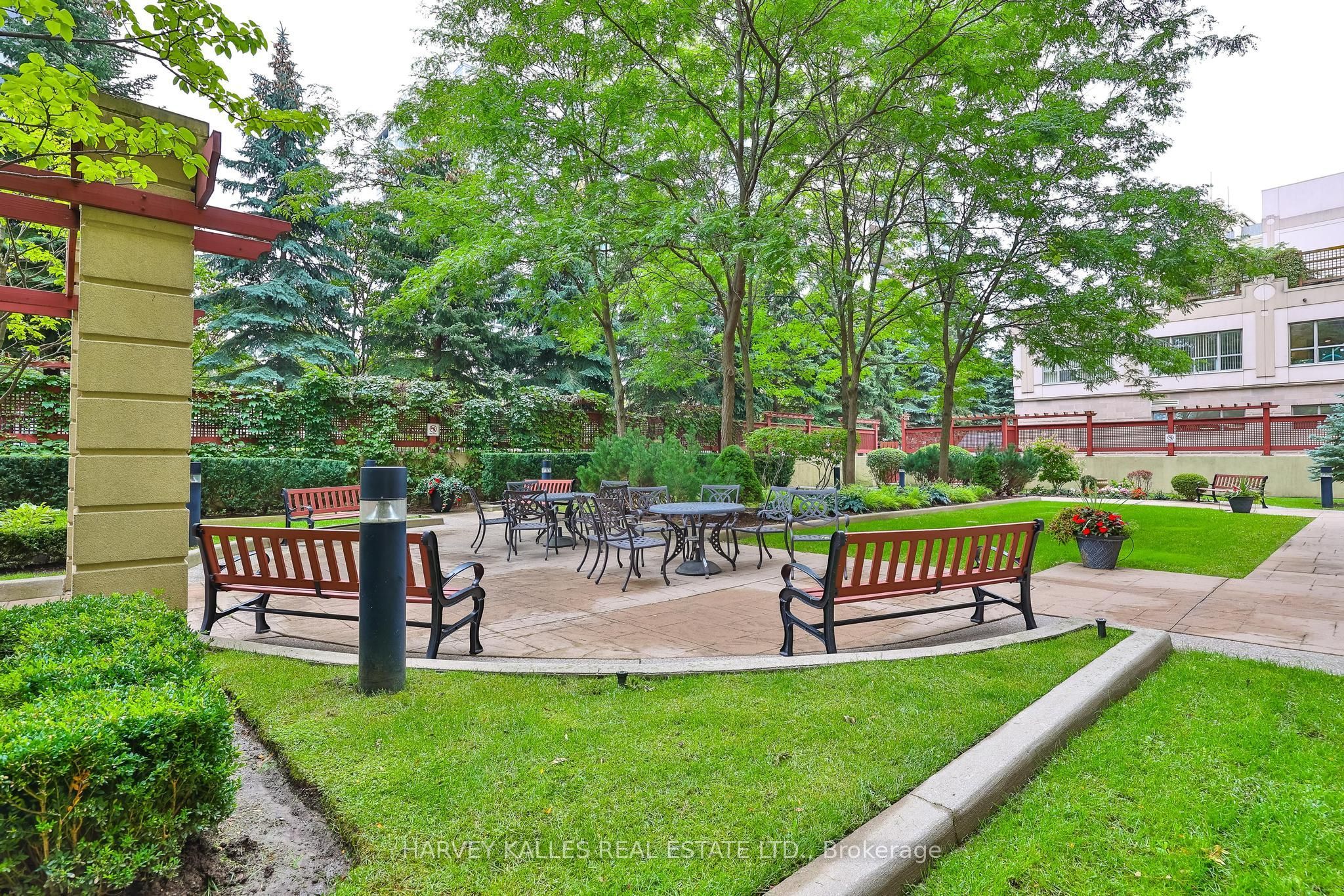 12 Rean Drive 212, Toronto, ON M2K 3C6 photo 4
