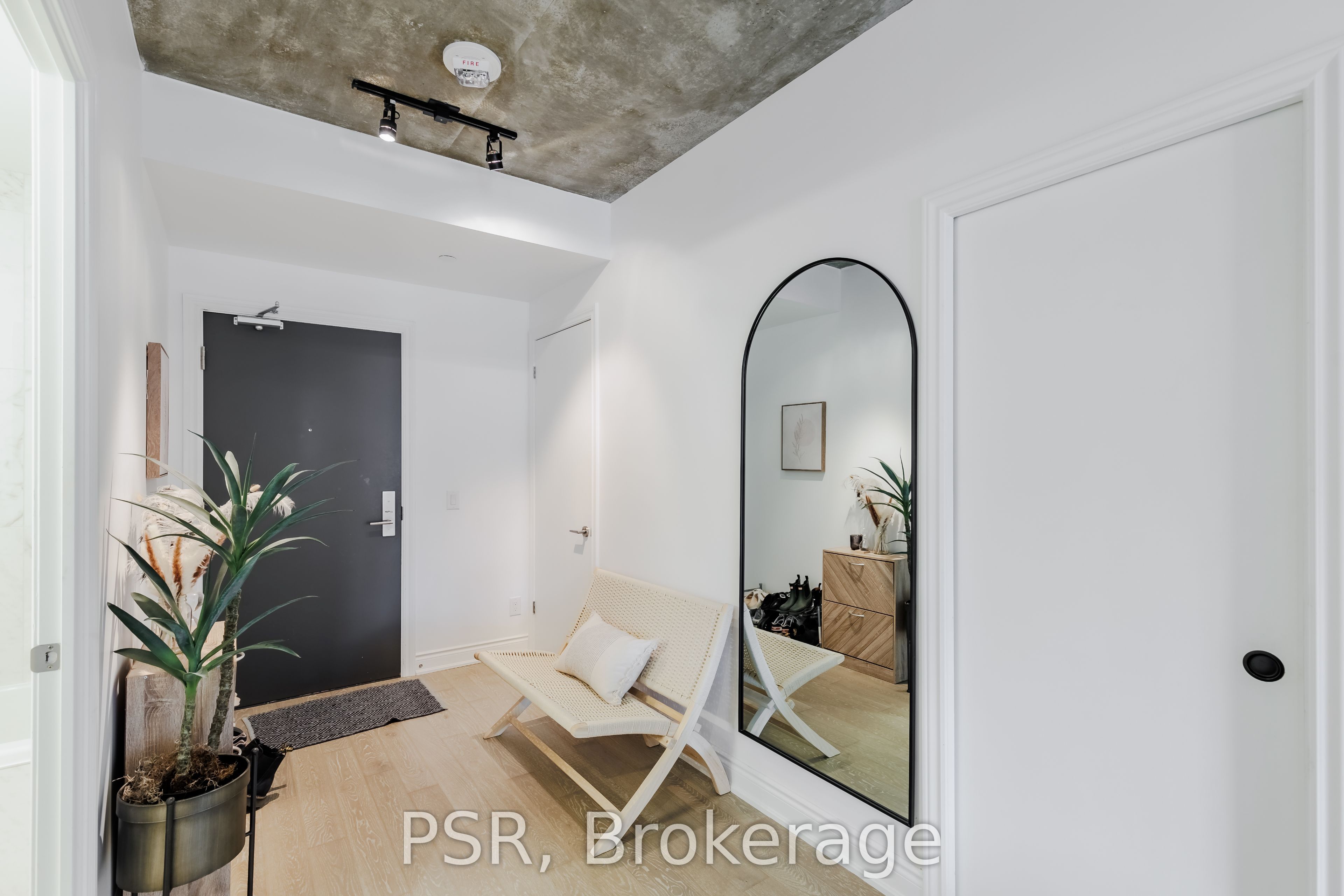 608 Richmond Street 317, Toronto, ON M5V 0N9 photo 3