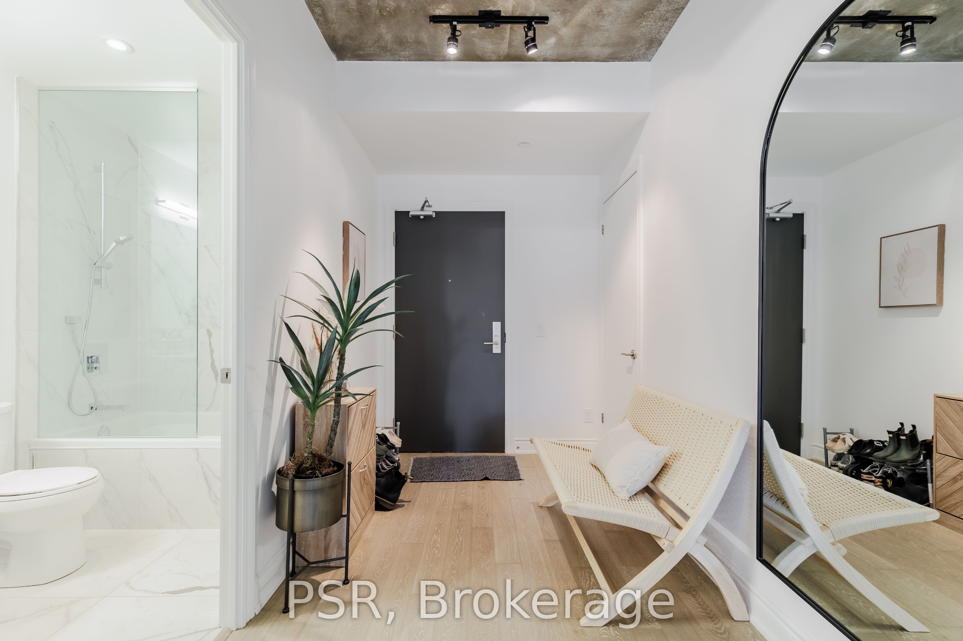 608 Richmond Street 317, Toronto, ON M5V 0N9 photo 4