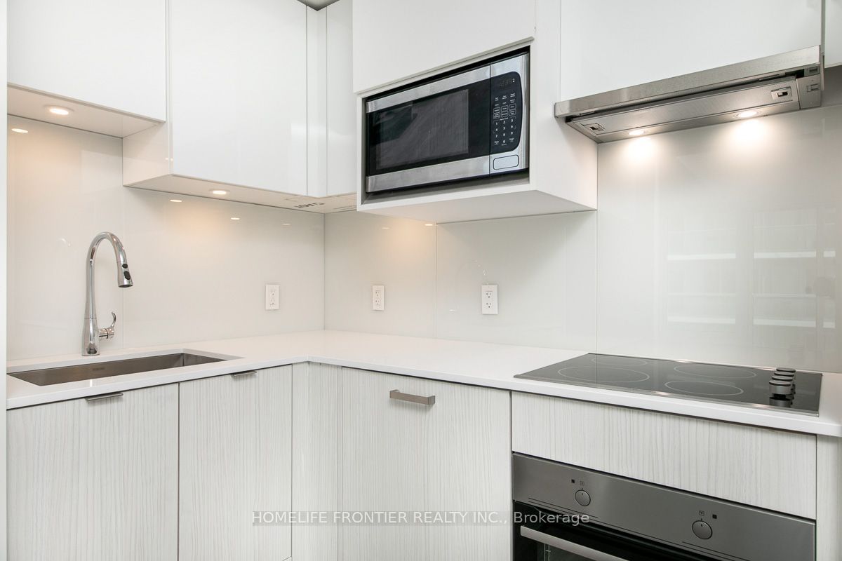 195 Redpath Avenue 1714, Toronto, ON M4P 0E4